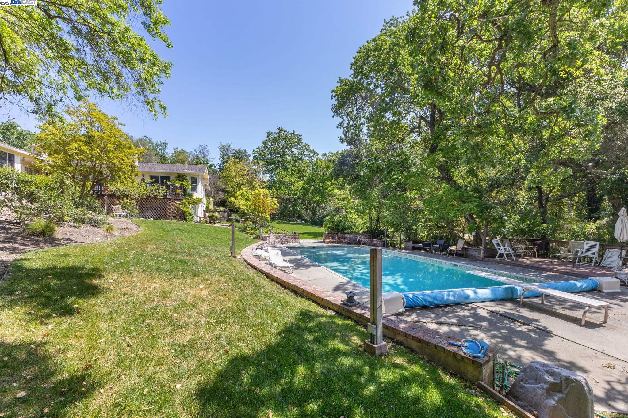 Detail Gallery Image 18 of 53 For 721 Fair Oaks Dr, Alamo,  CA 94507 - 4 Beds | 3 Baths