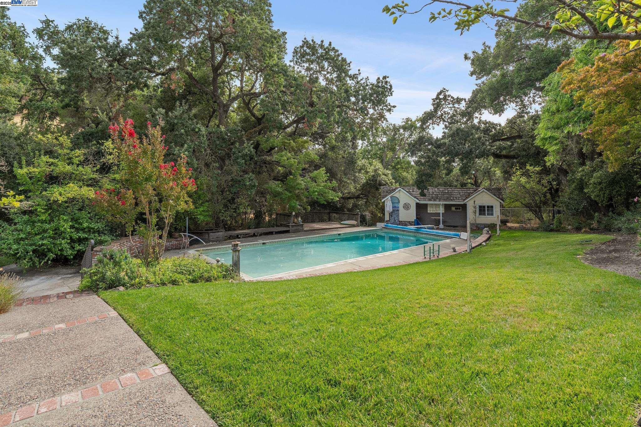 Detail Gallery Image 21 of 53 For 721 Fair Oaks Dr, Alamo,  CA 94507 - 4 Beds | 3 Baths