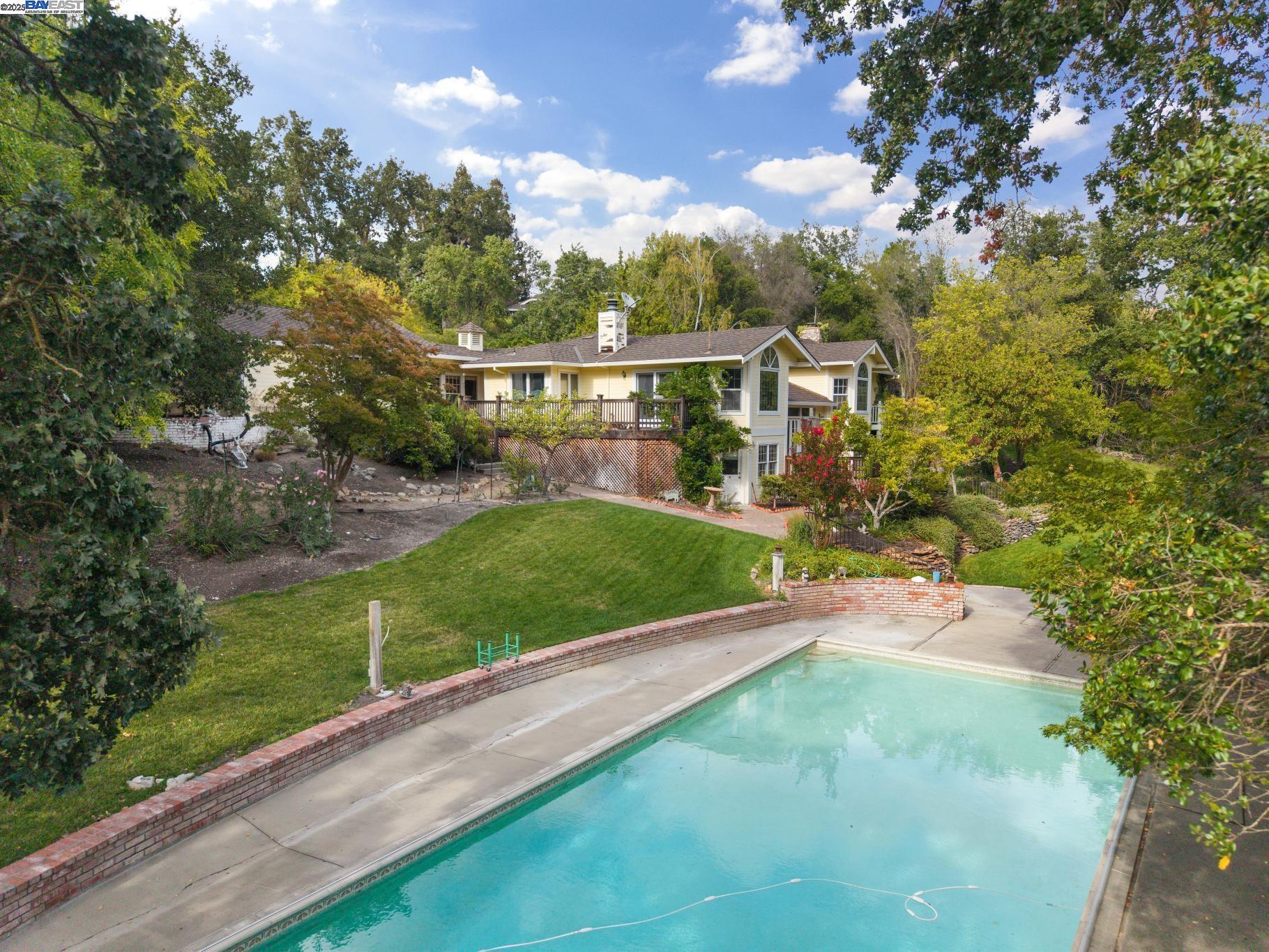 Detail Gallery Image 34 of 53 For 721 Fair Oaks Dr, Alamo,  CA 94507 - 4 Beds | 3 Baths