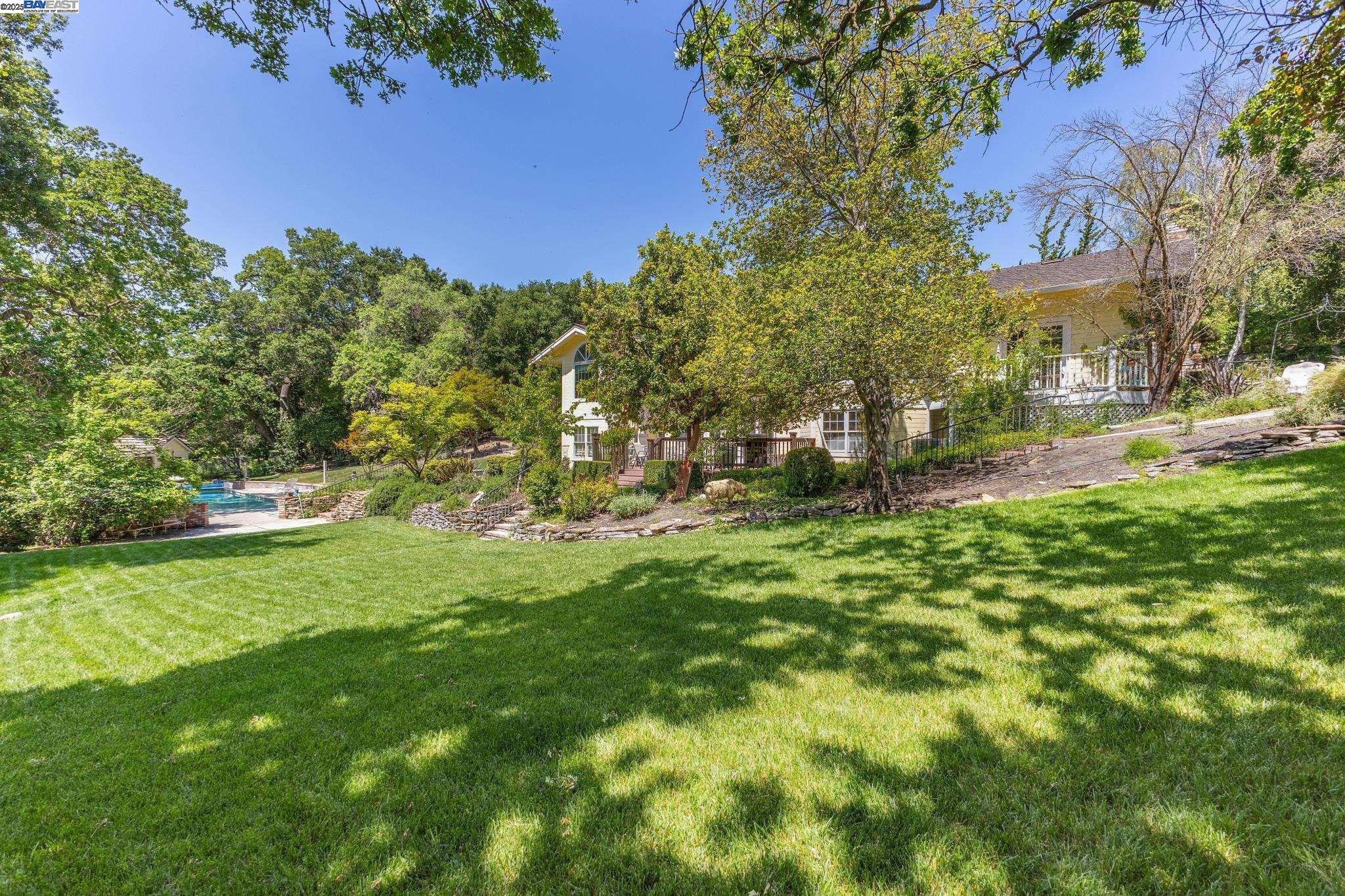 Detail Gallery Image 8 of 53 For 721 Fair Oaks Dr, Alamo,  CA 94507 - 4 Beds | 3 Baths