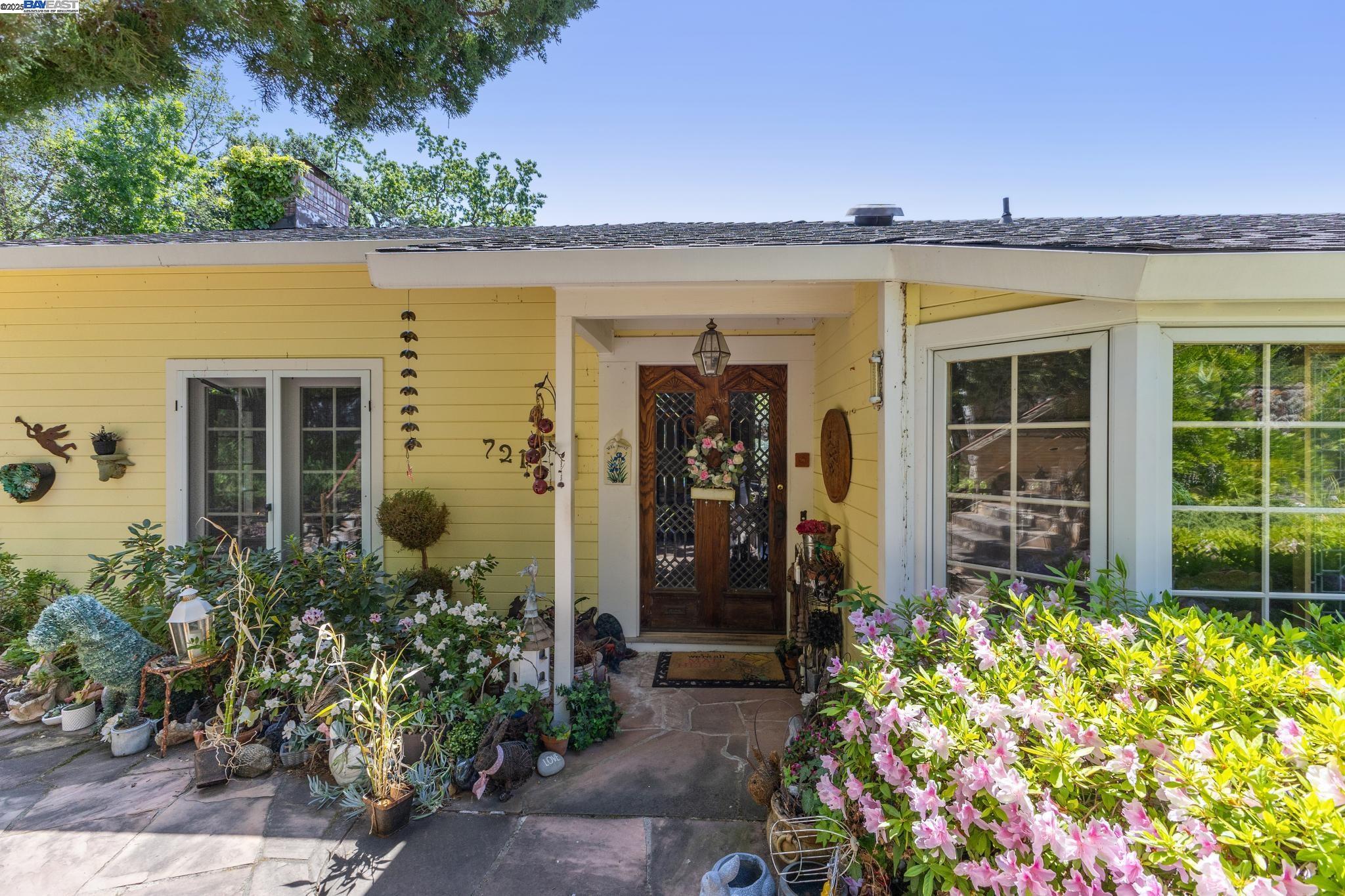 Detail Gallery Image 9 of 53 For 721 Fair Oaks Dr, Alamo,  CA 94507 - 4 Beds | 3 Baths