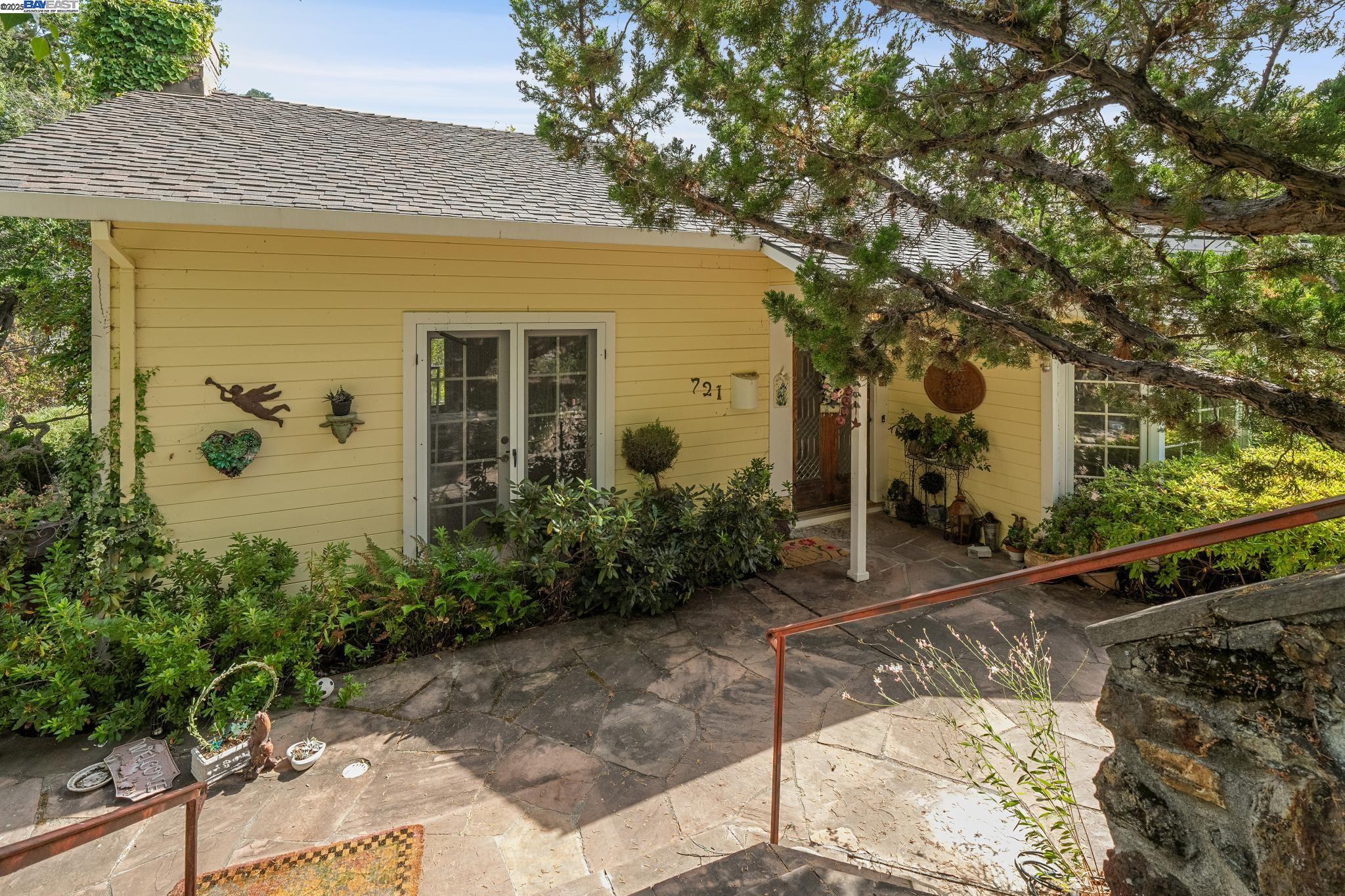 Detail Gallery Image 10 of 53 For 721 Fair Oaks Dr, Alamo,  CA 94507 - 4 Beds | 3 Baths