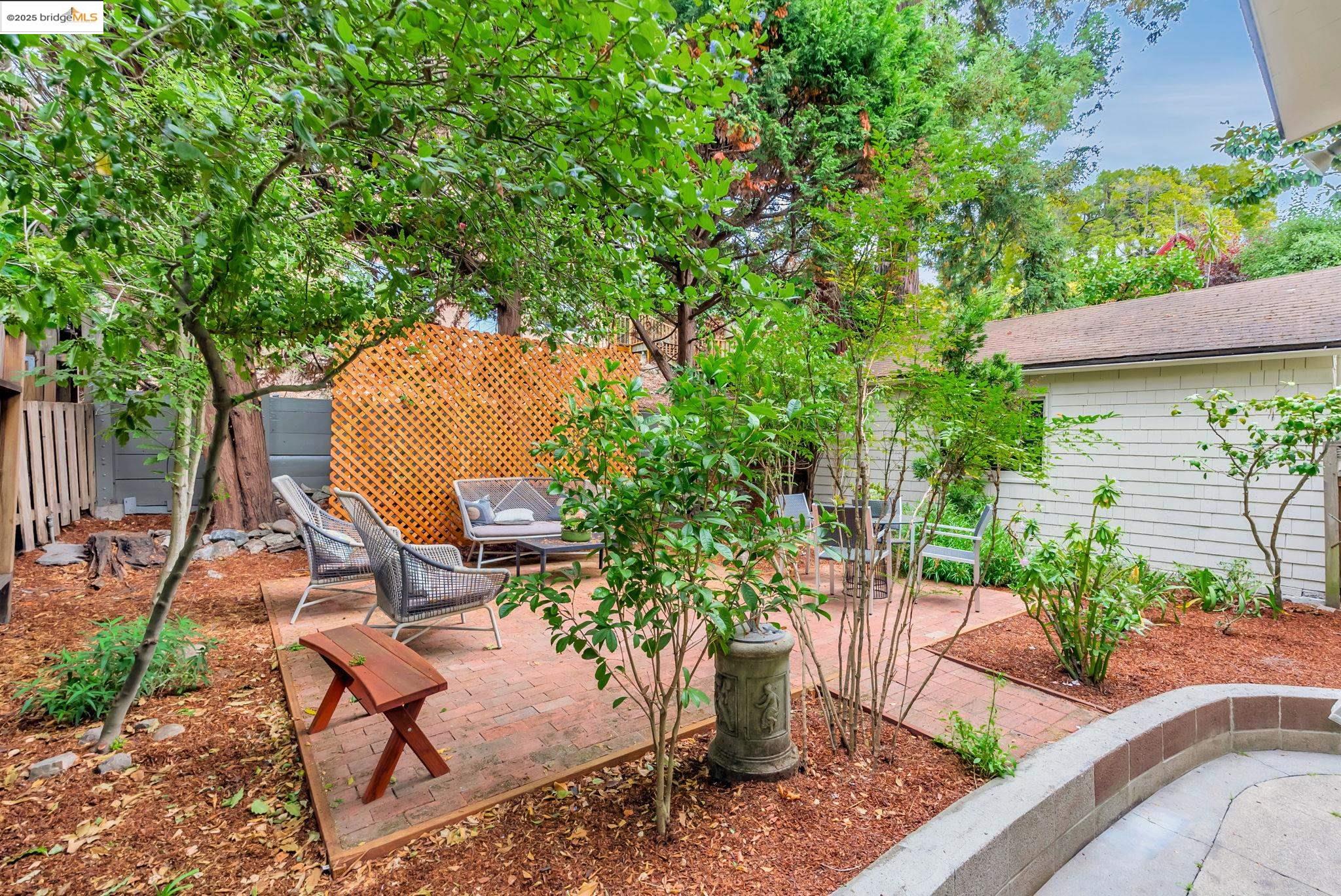 Detail Gallery Image 22 of 40 For 971 Santa Barbara Rd, Berkeley,  CA 94707 - 5 Beds | 3 Baths