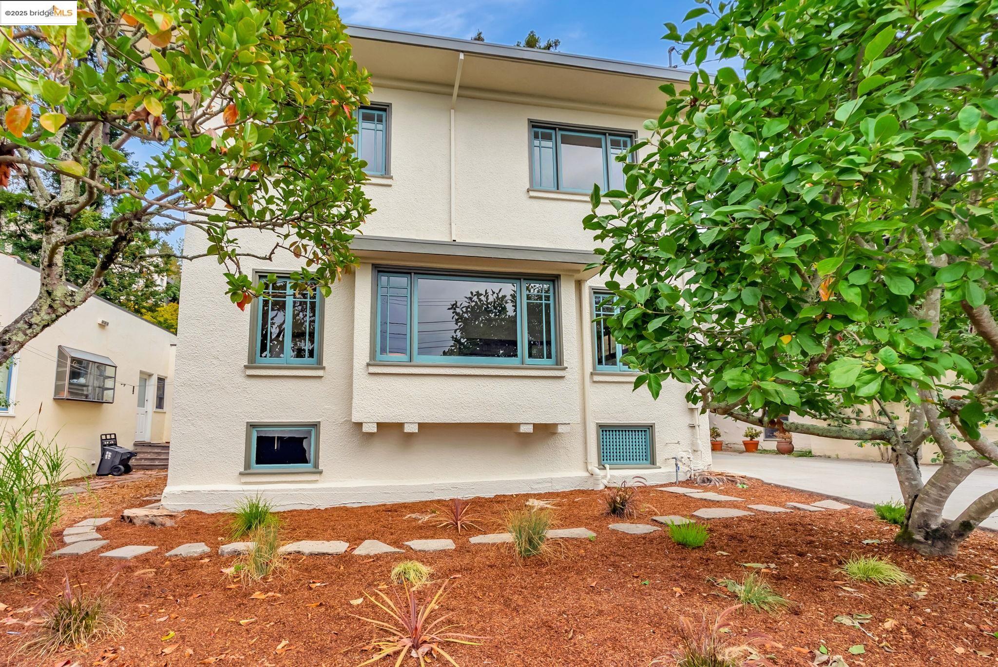 Detail Gallery Image 27 of 40 For 971 Santa Barbara Rd, Berkeley,  CA 94707 - 5 Beds | 3 Baths