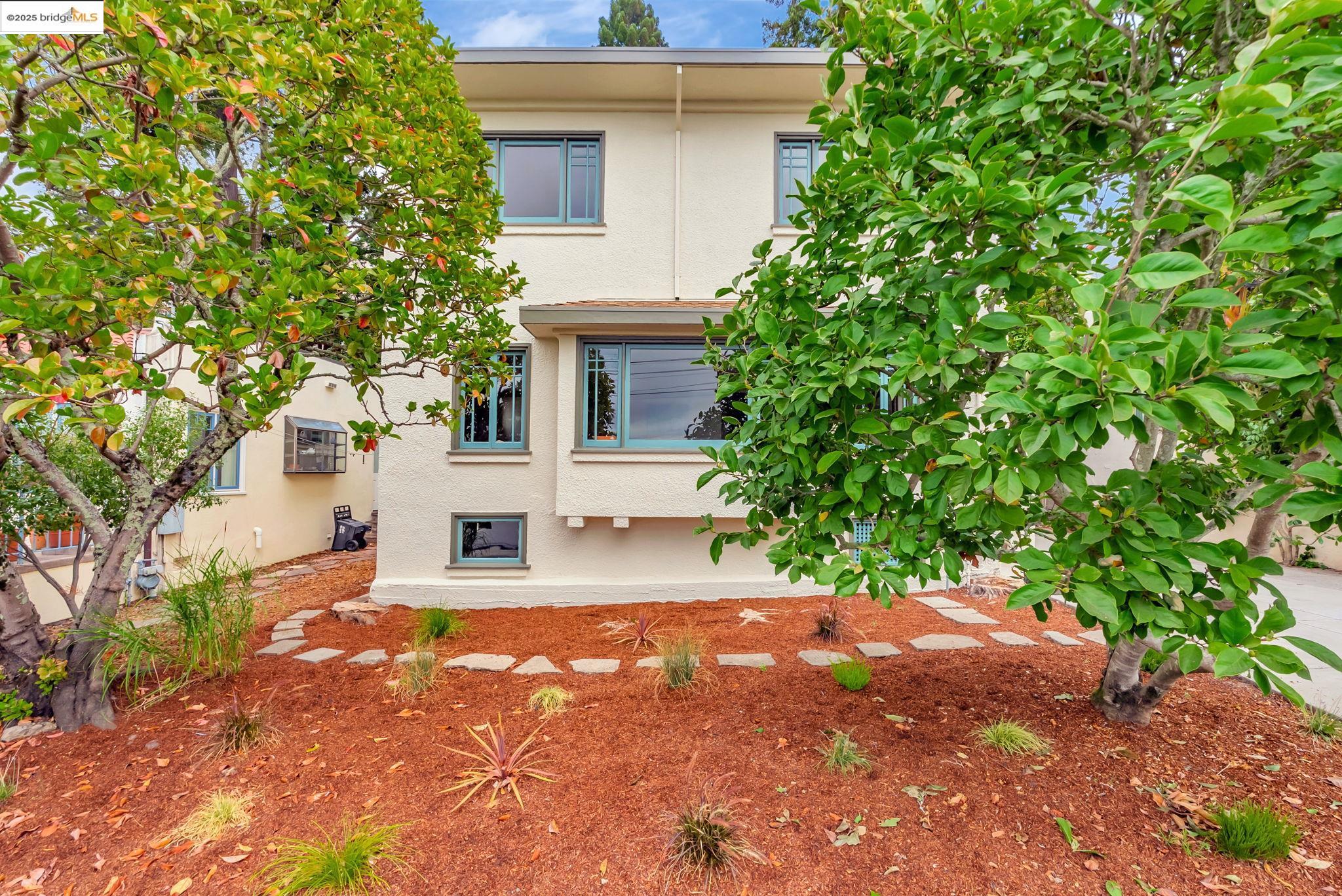Detail Gallery Image 28 of 40 For 971 Santa Barbara Rd, Berkeley,  CA 94707 - 5 Beds | 3 Baths