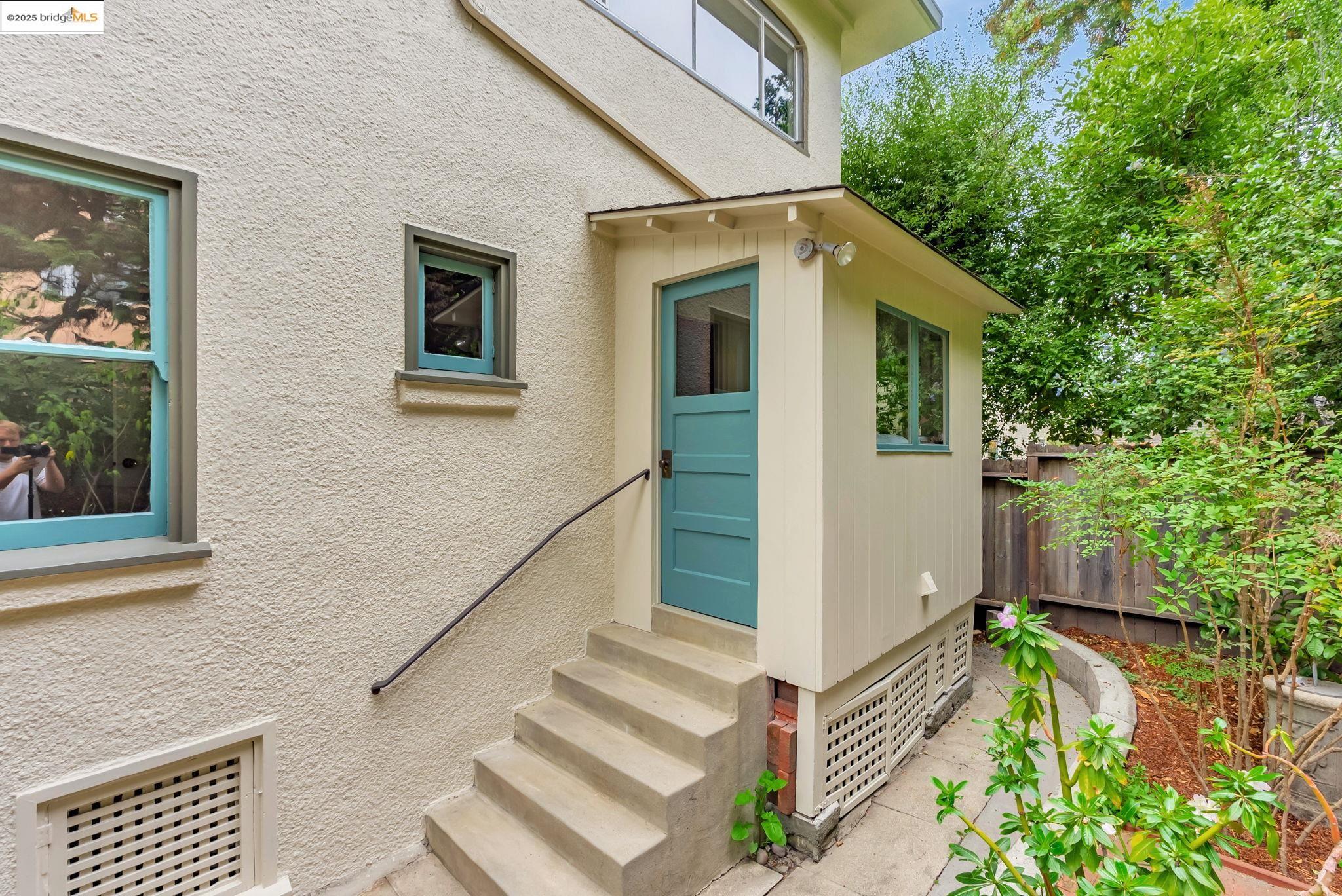 Detail Gallery Image 29 of 40 For 971 Santa Barbara Rd, Berkeley,  CA 94707 - 5 Beds | 3 Baths