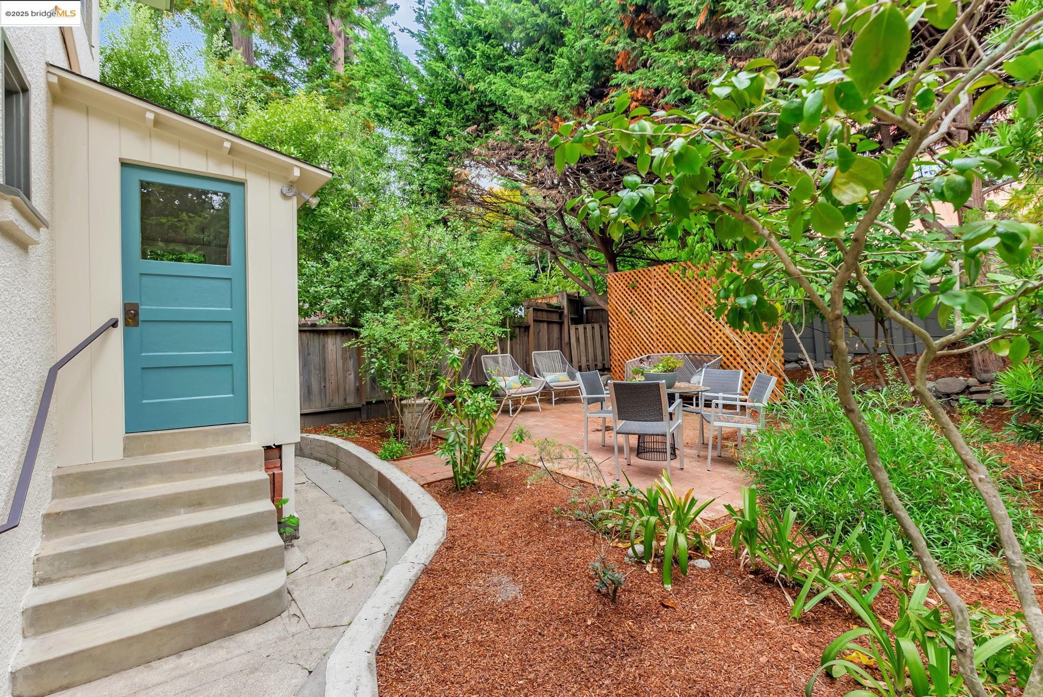 Detail Gallery Image 30 of 40 For 971 Santa Barbara Rd, Berkeley,  CA 94707 - 5 Beds | 3 Baths