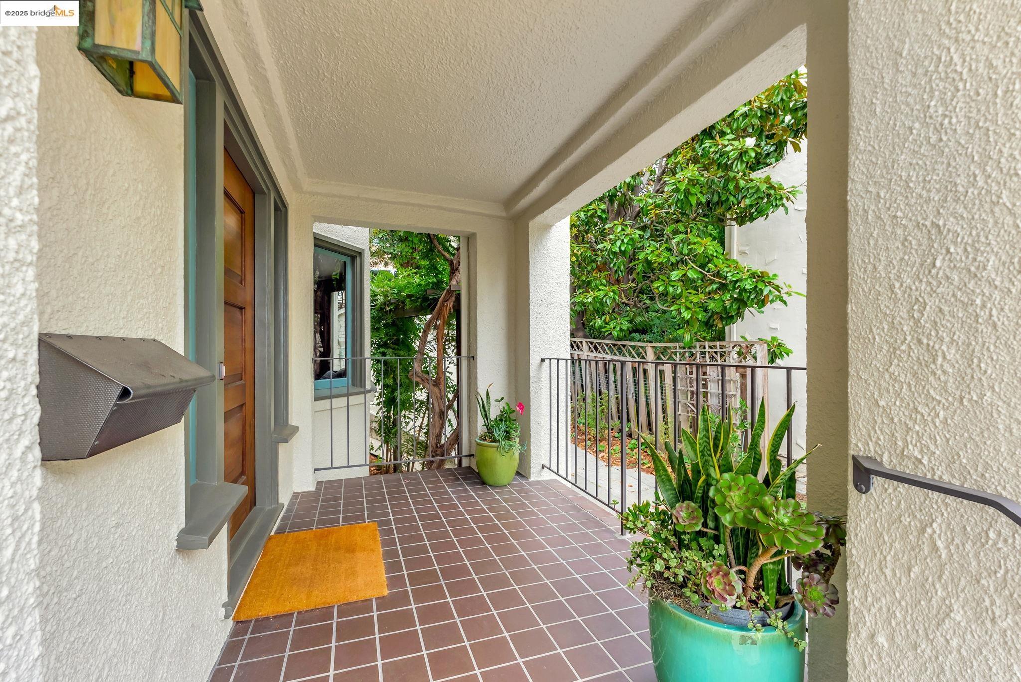 Detail Gallery Image 32 of 40 For 971 Santa Barbara Rd, Berkeley,  CA 94707 - 5 Beds | 3 Baths