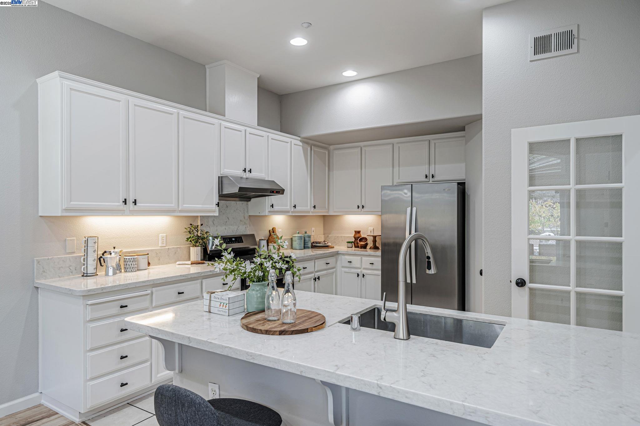 Detail Gallery Image 11 of 44 For 168 Shadowhill Cir, San Ramon,  CA 94583 - 3 Beds | 2/1 Baths