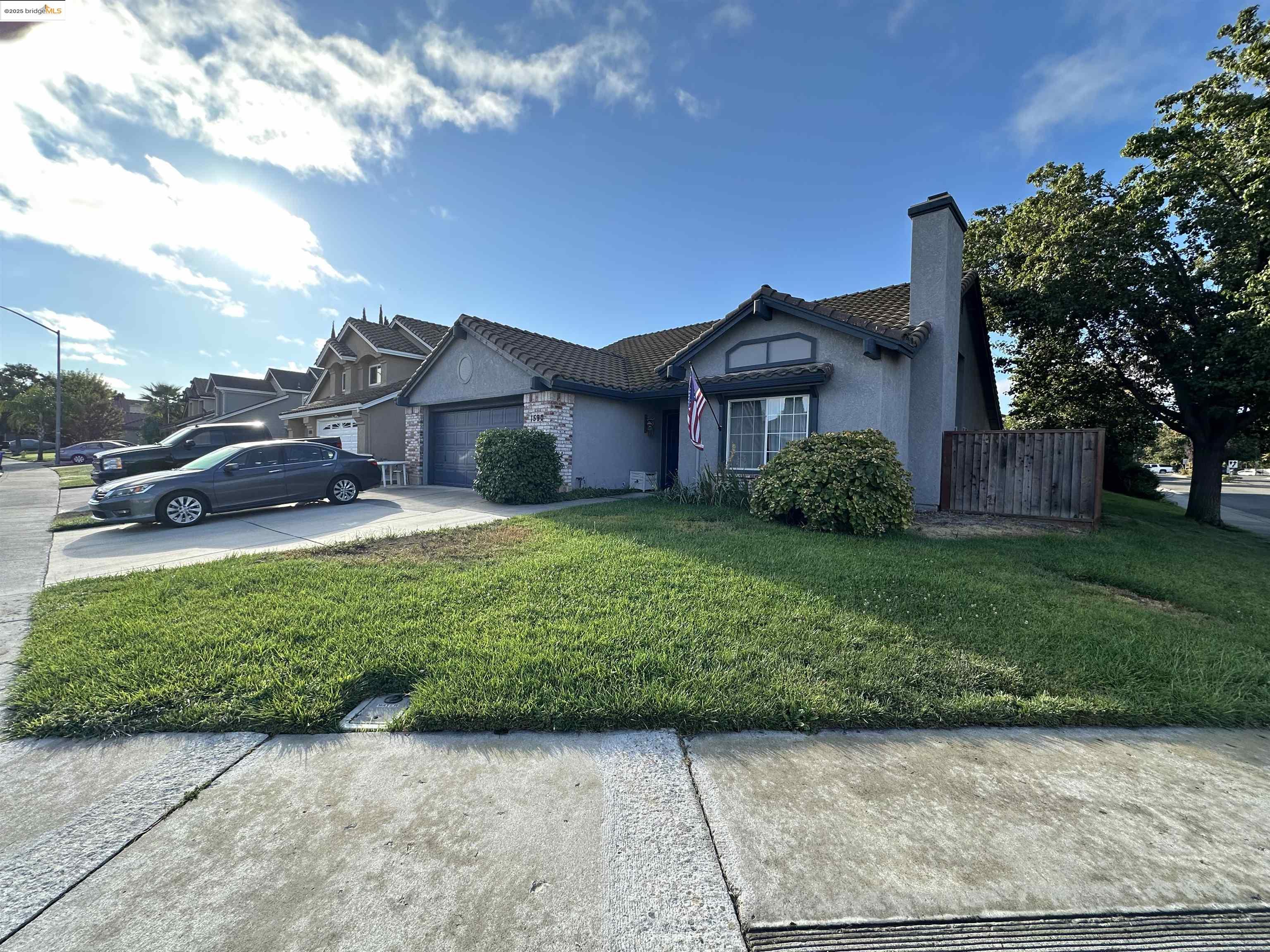 Detail Gallery Image 2 of 3 For 1590 Doe Trail Ln, Tracy,  CA 95376 - 3 Beds | 2 Baths
