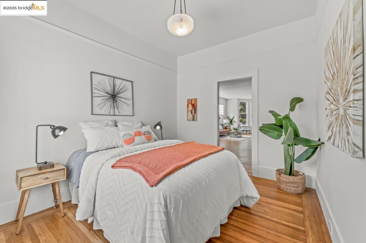 Detail Gallery Image 6 of 25 For 487 43rd St, Oakland,  CA 94609 - – Beds | – Baths