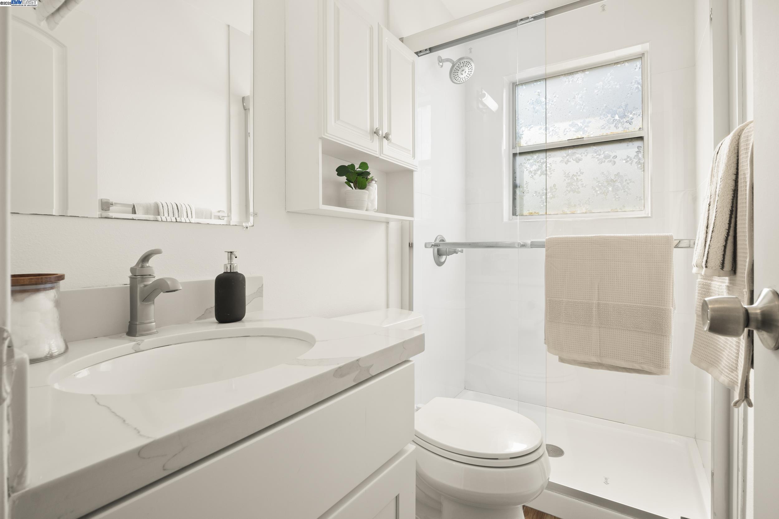 Detail Gallery Image 15 of 23 For 1458 Cedar St, Berkeley,  CA 94702 - 3 Beds | 2 Baths