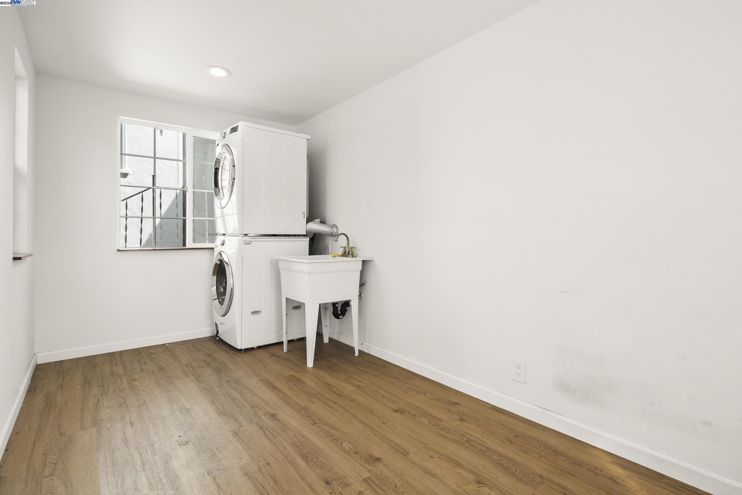 Detail Gallery Image 16 of 23 For 1458 Cedar St, Berkeley,  CA 94702 - 3 Beds | 2 Baths