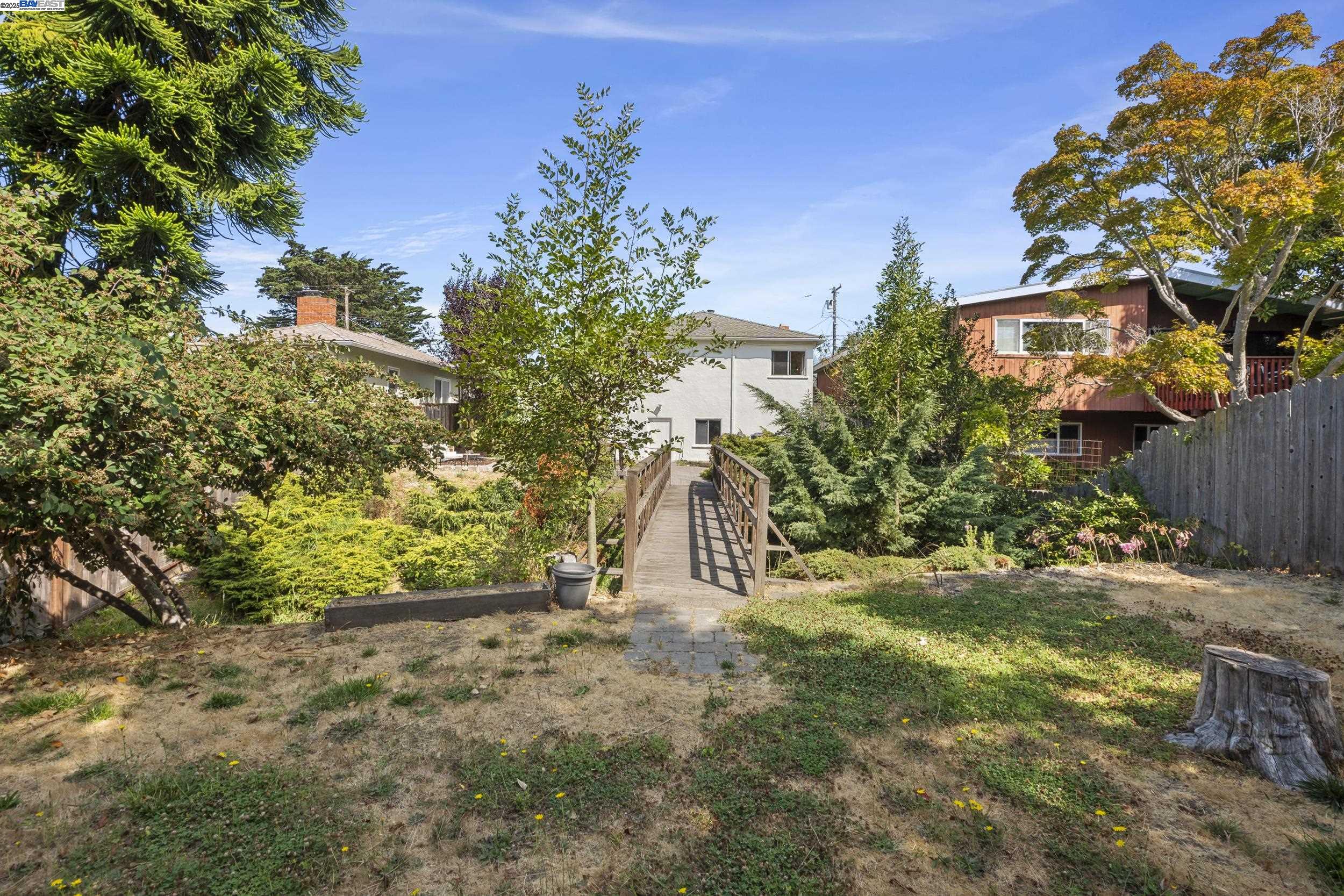 Detail Gallery Image 21 of 23 For 1458 Cedar St, Berkeley,  CA 94702 - 3 Beds | 2 Baths