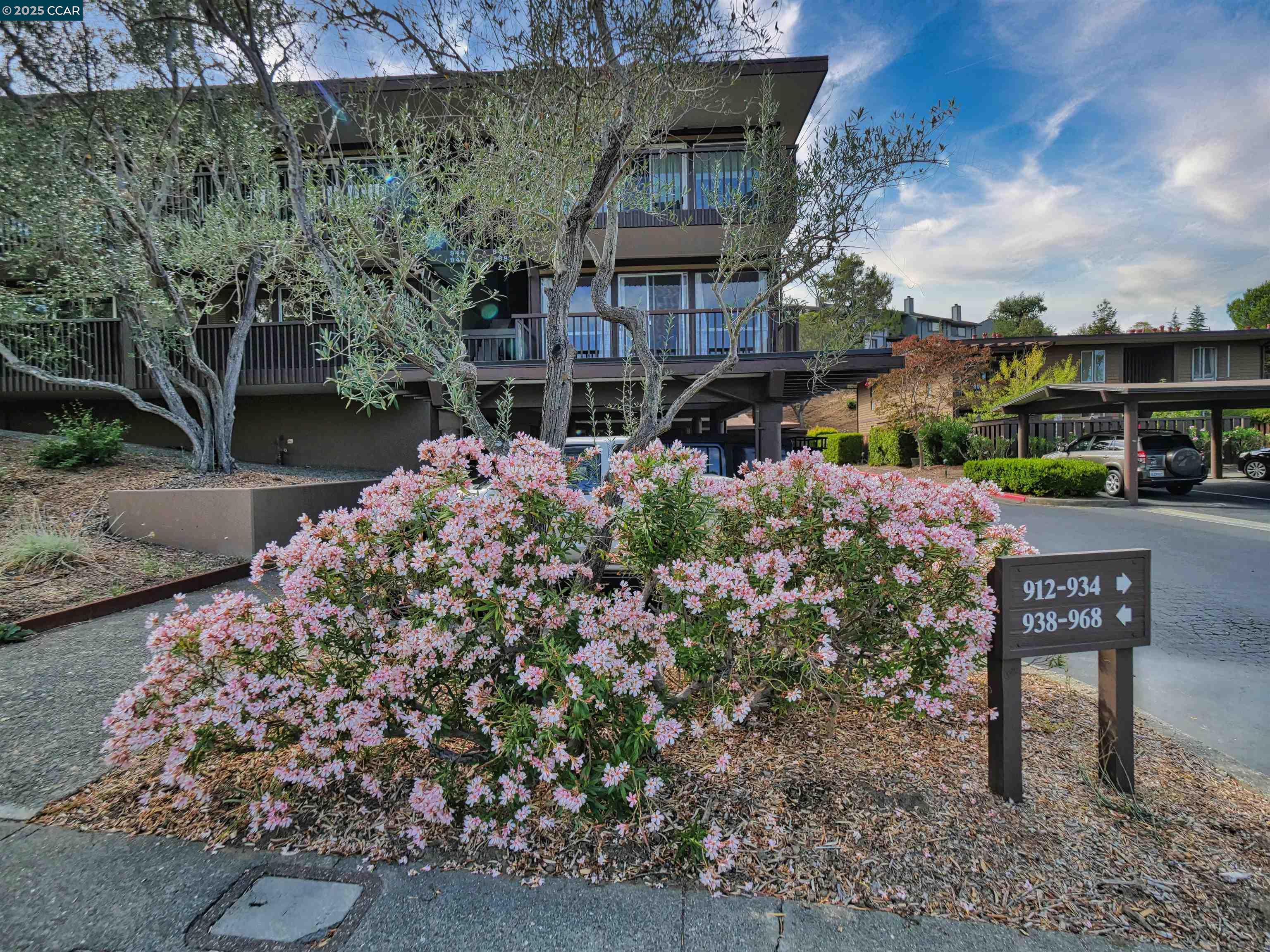 Detail Gallery Image 4 of 60 For 938 Lea Drive, San Rafael,  CA 94903 - 1 Beds | 1 Baths