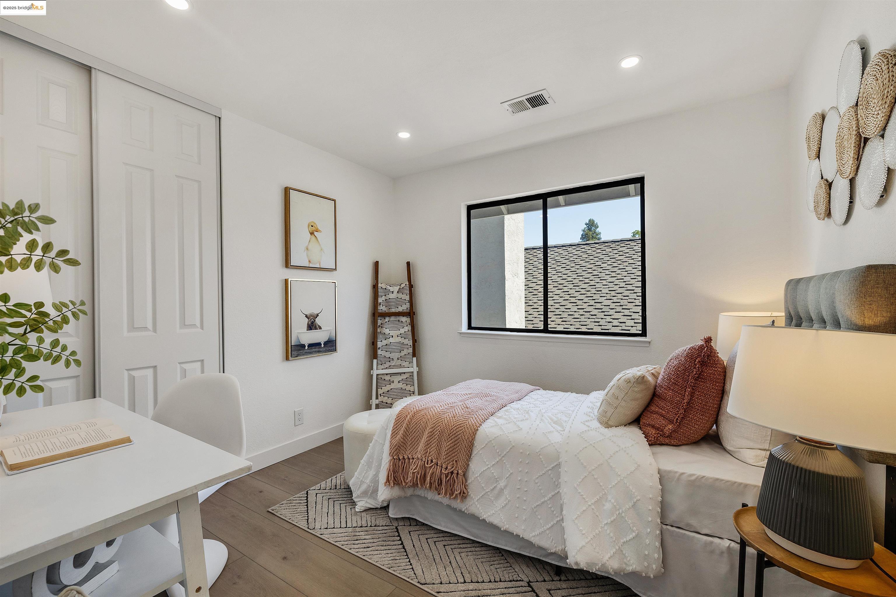 Detail Gallery Image 20 of 36 For 2863 El Capitan Dr, Pleasanton,  CA 94566 - 3 Beds | 2/1 Baths