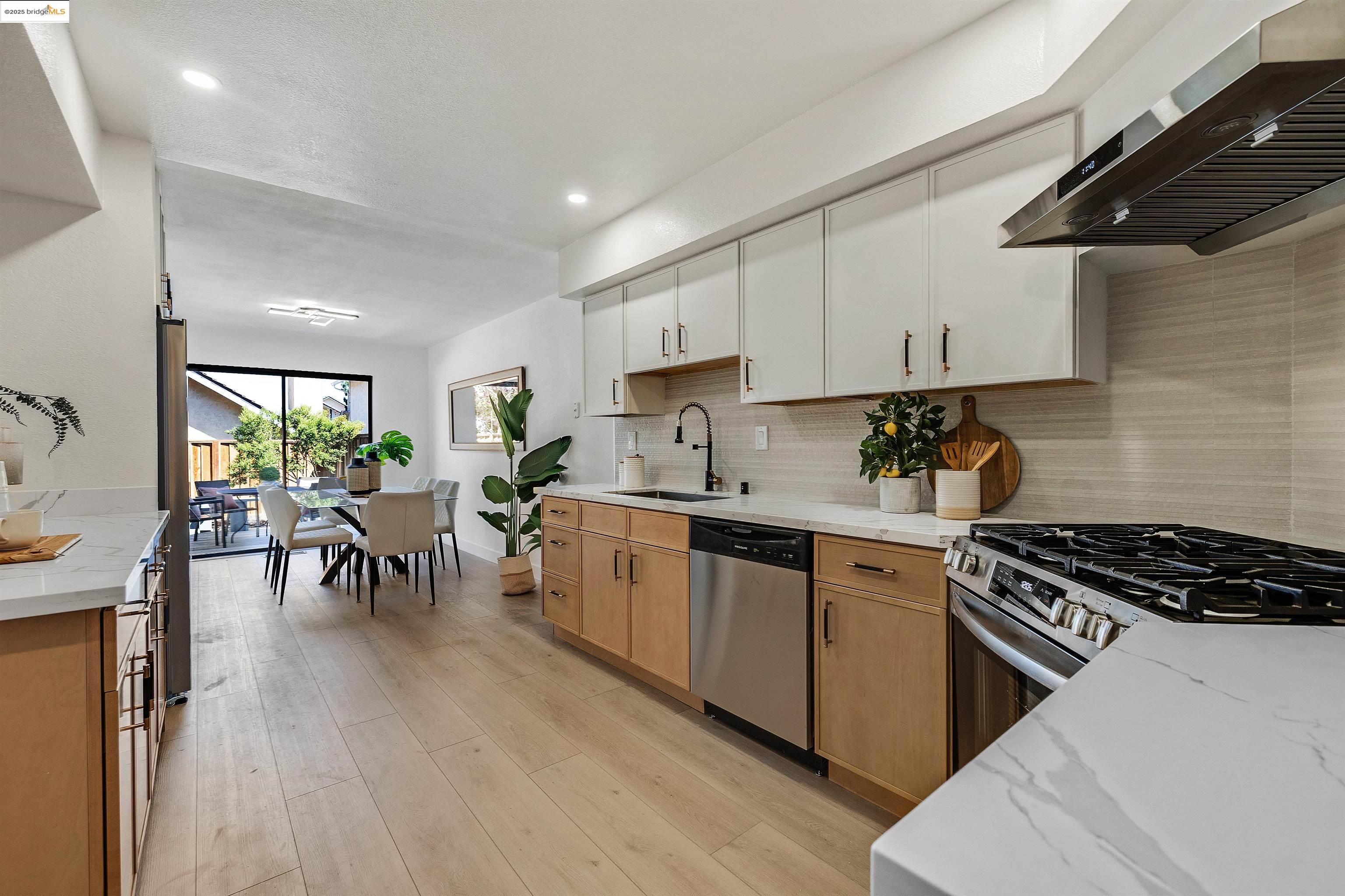 Detail Gallery Image 7 of 36 For 2863 El Capitan Dr, Pleasanton,  CA 94566 - 3 Beds | 2/1 Baths