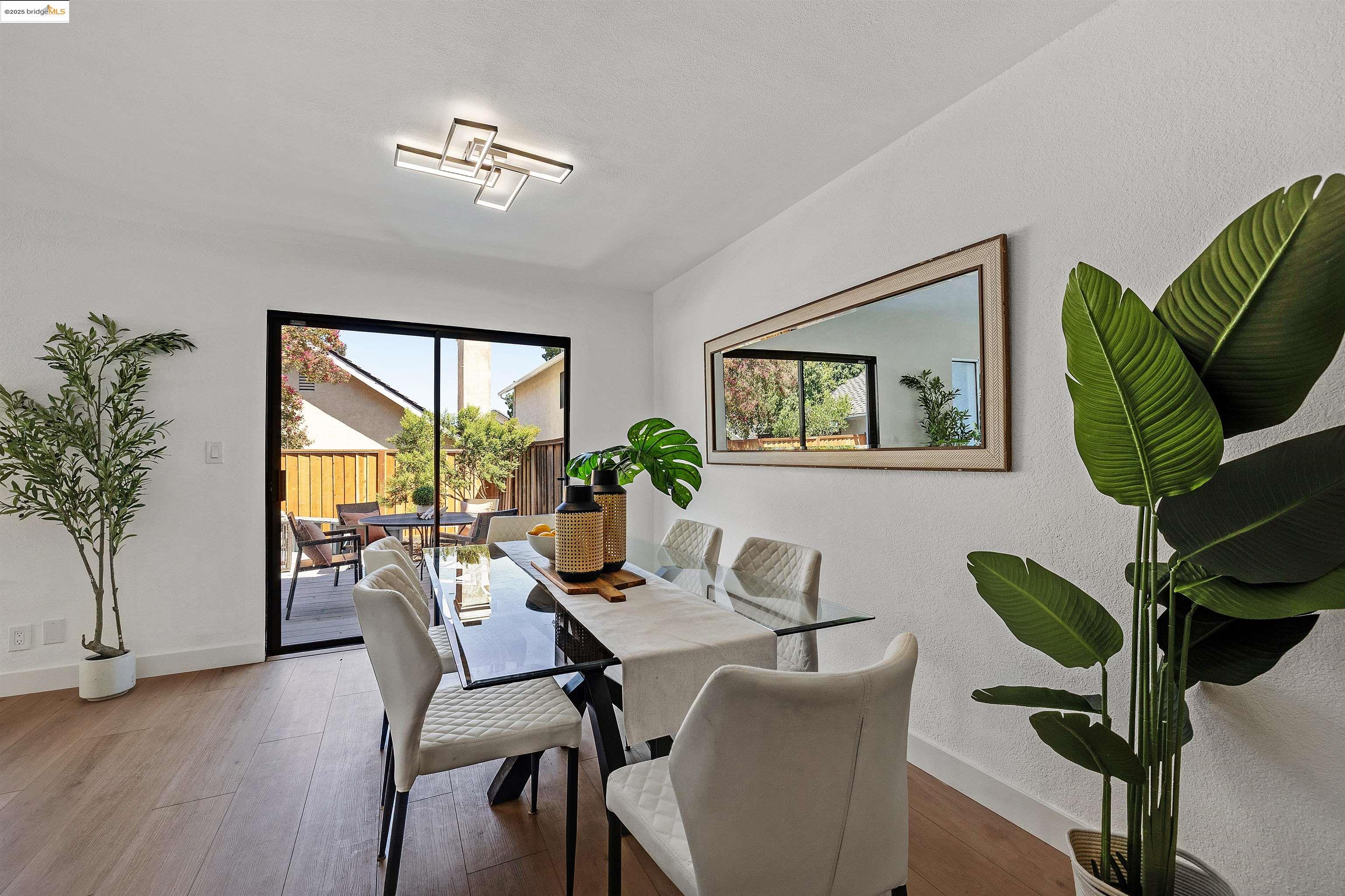 Detail Gallery Image 10 of 36 For 2863 El Capitan Dr, Pleasanton,  CA 94566 - 3 Beds | 2/1 Baths