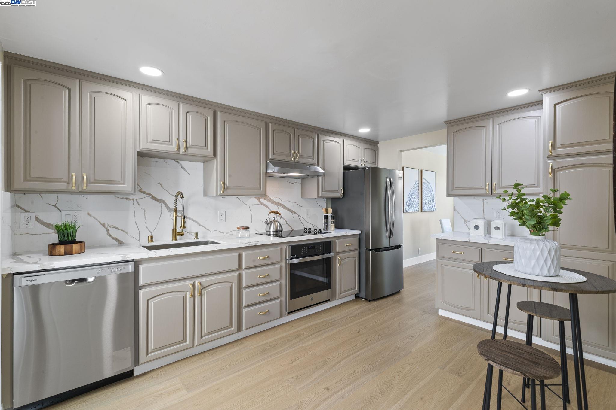 Detail Gallery Image 11 of 41 For 5139 Dryden Ct, Newark,  CA 94560 - 4 Beds | 2/1 Baths