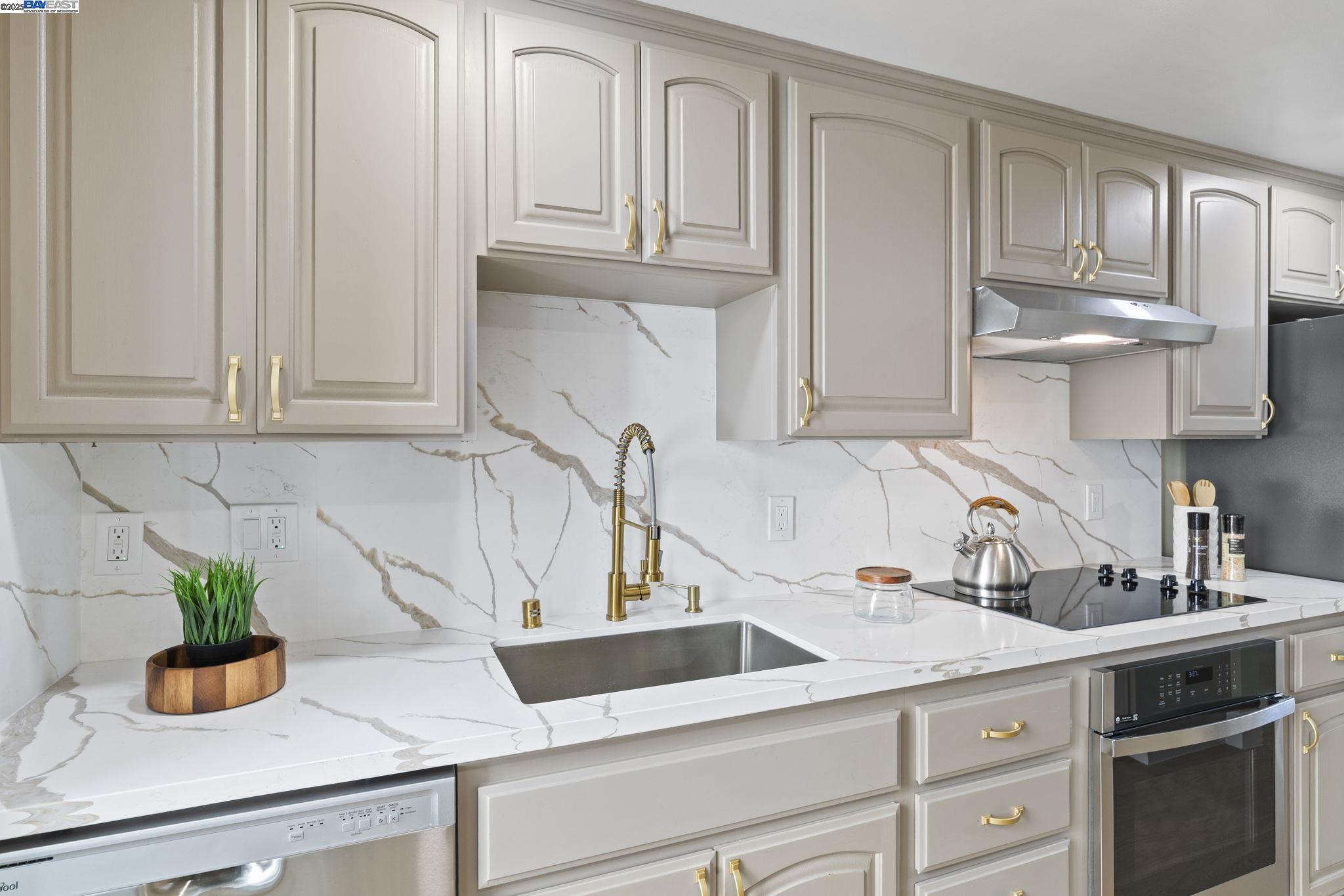 Detail Gallery Image 12 of 41 For 5139 Dryden Ct, Newark,  CA 94560 - 4 Beds | 2/1 Baths