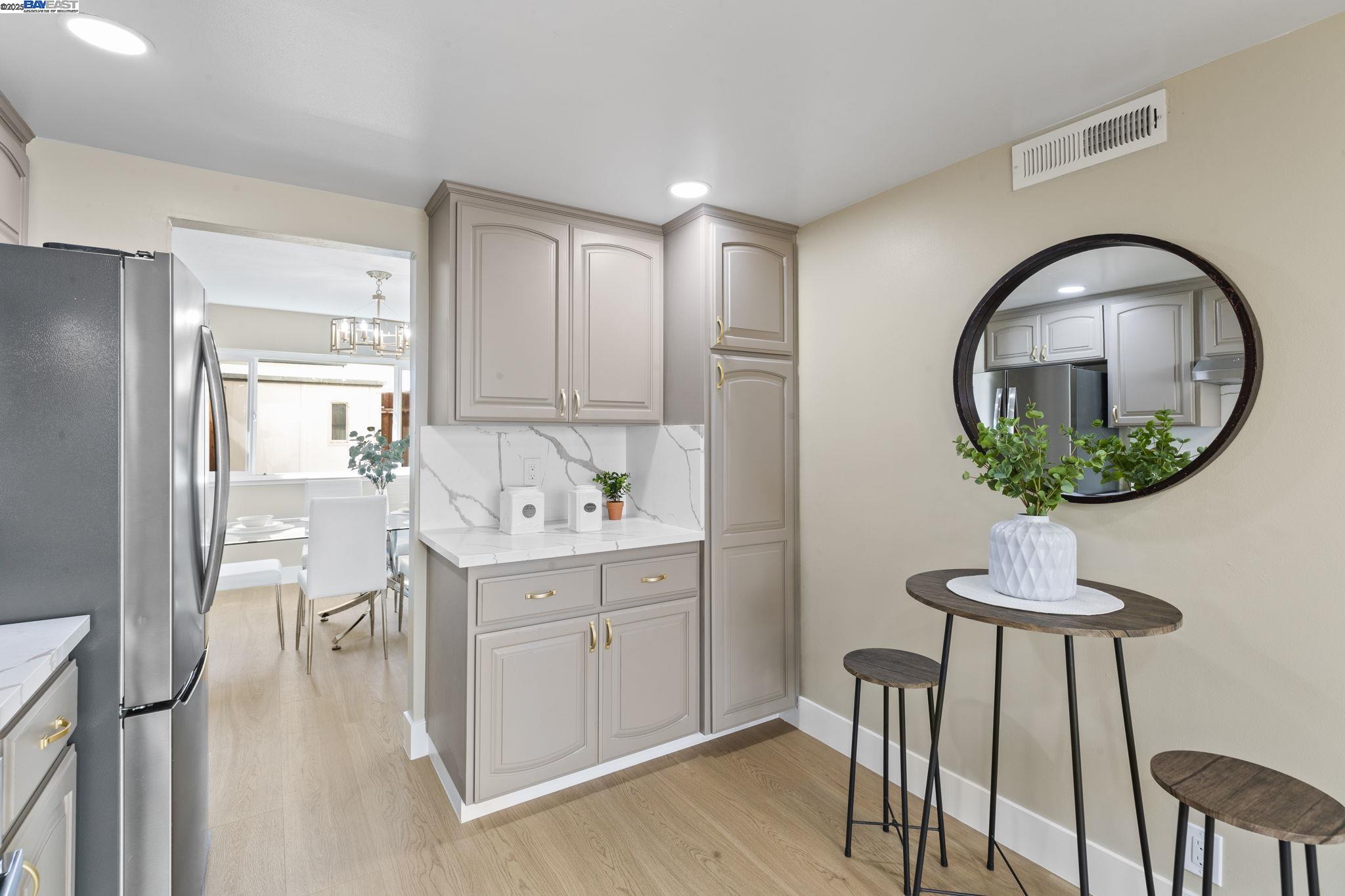 Detail Gallery Image 14 of 41 For 5139 Dryden Ct, Newark,  CA 94560 - 4 Beds | 2/1 Baths