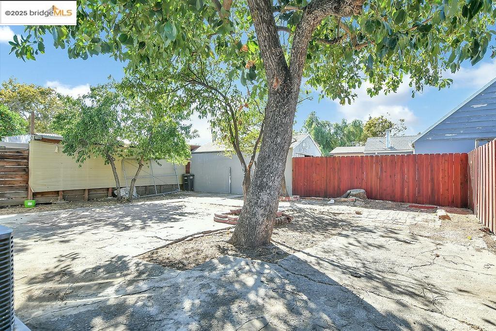 Detail Gallery Image 18 of 21 For 1170 Columbia St, Pittsburg,  CA 94565 - 3 Beds | 2 Baths