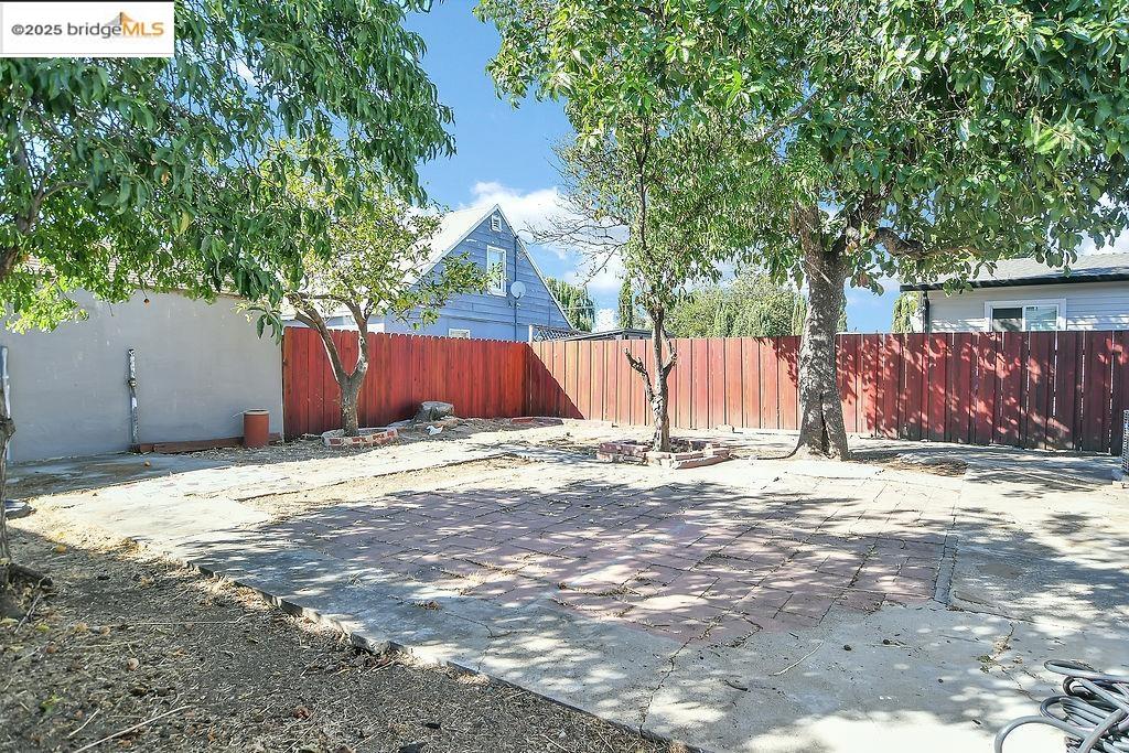 Detail Gallery Image 19 of 21 For 1170 Columbia St, Pittsburg,  CA 94565 - 3 Beds | 2 Baths