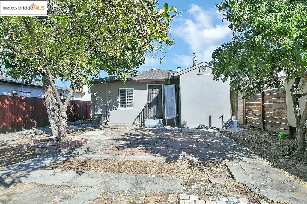 Detail Gallery Image 20 of 21 For 1170 Columbia St, Pittsburg,  CA 94565 - 3 Beds | 2 Baths