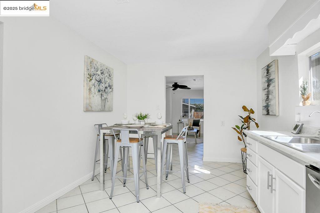 Detail Gallery Image 6 of 21 For 1170 Columbia St, Pittsburg,  CA 94565 - 3 Beds | 2 Baths