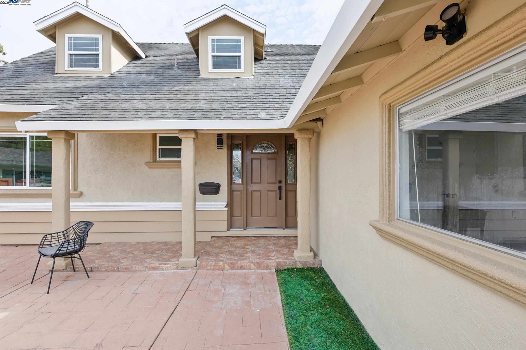 Detail Gallery Image 3 of 49 For 28399 Cubberley Ct, Hayward,  CA 94545 - 4 Beds | 2 Baths
