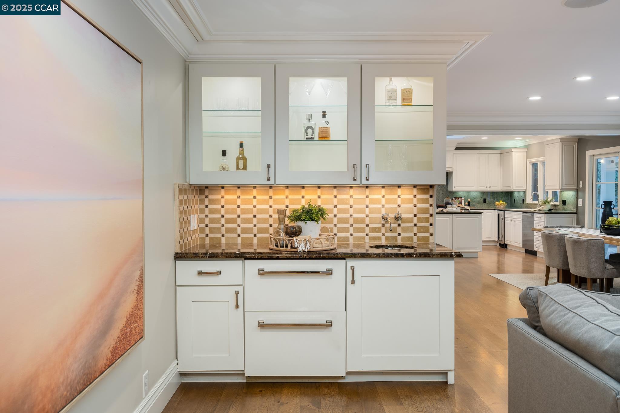 Detail Gallery Image 14 of 33 For 27 Squire Ct, Alamo,  CA 94507 - 4 Beds | 3/1 Baths