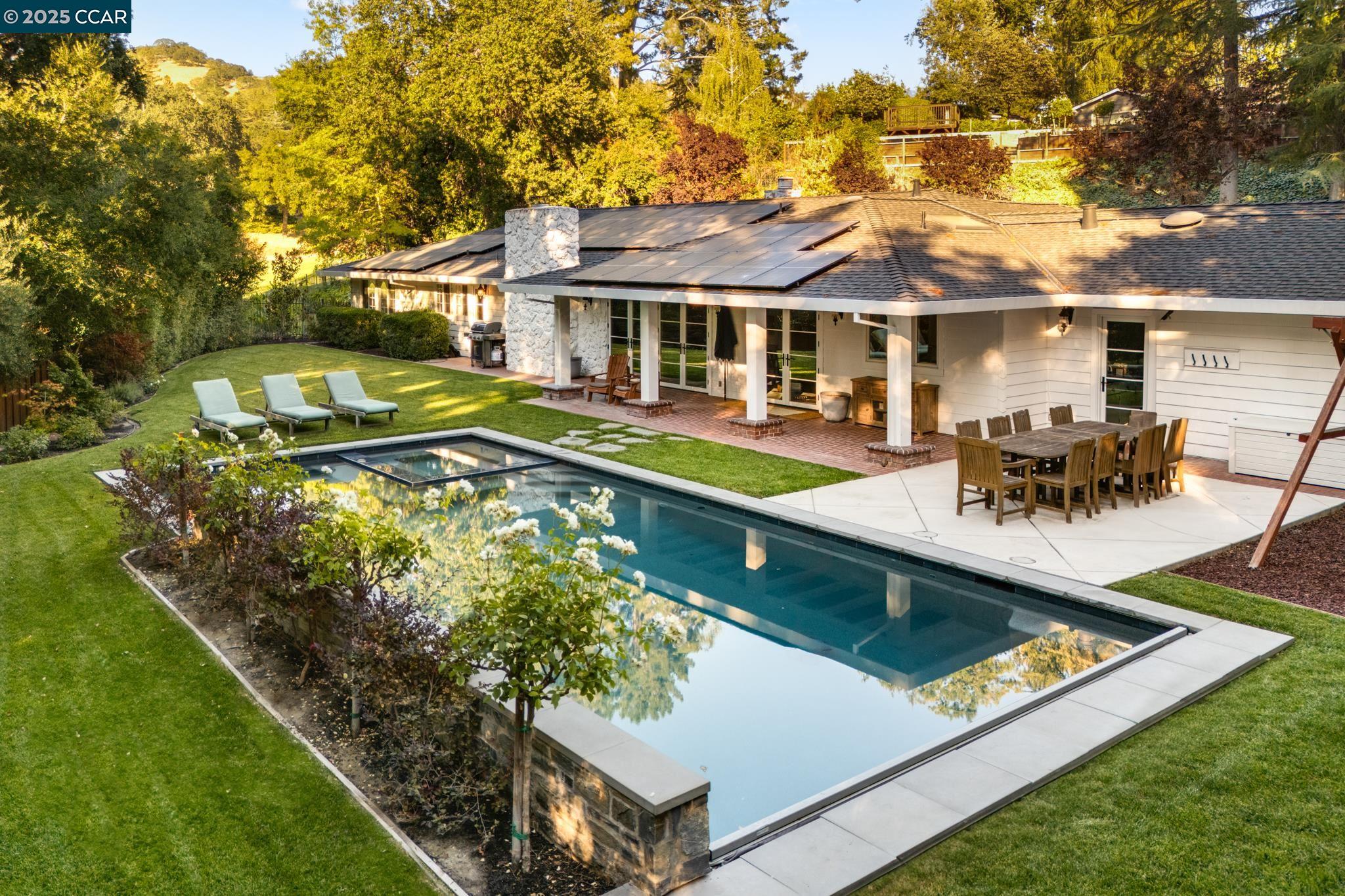 Detail Gallery Image 22 of 33 For 27 Squire Ct, Alamo,  CA 94507 - 4 Beds | 3/1 Baths