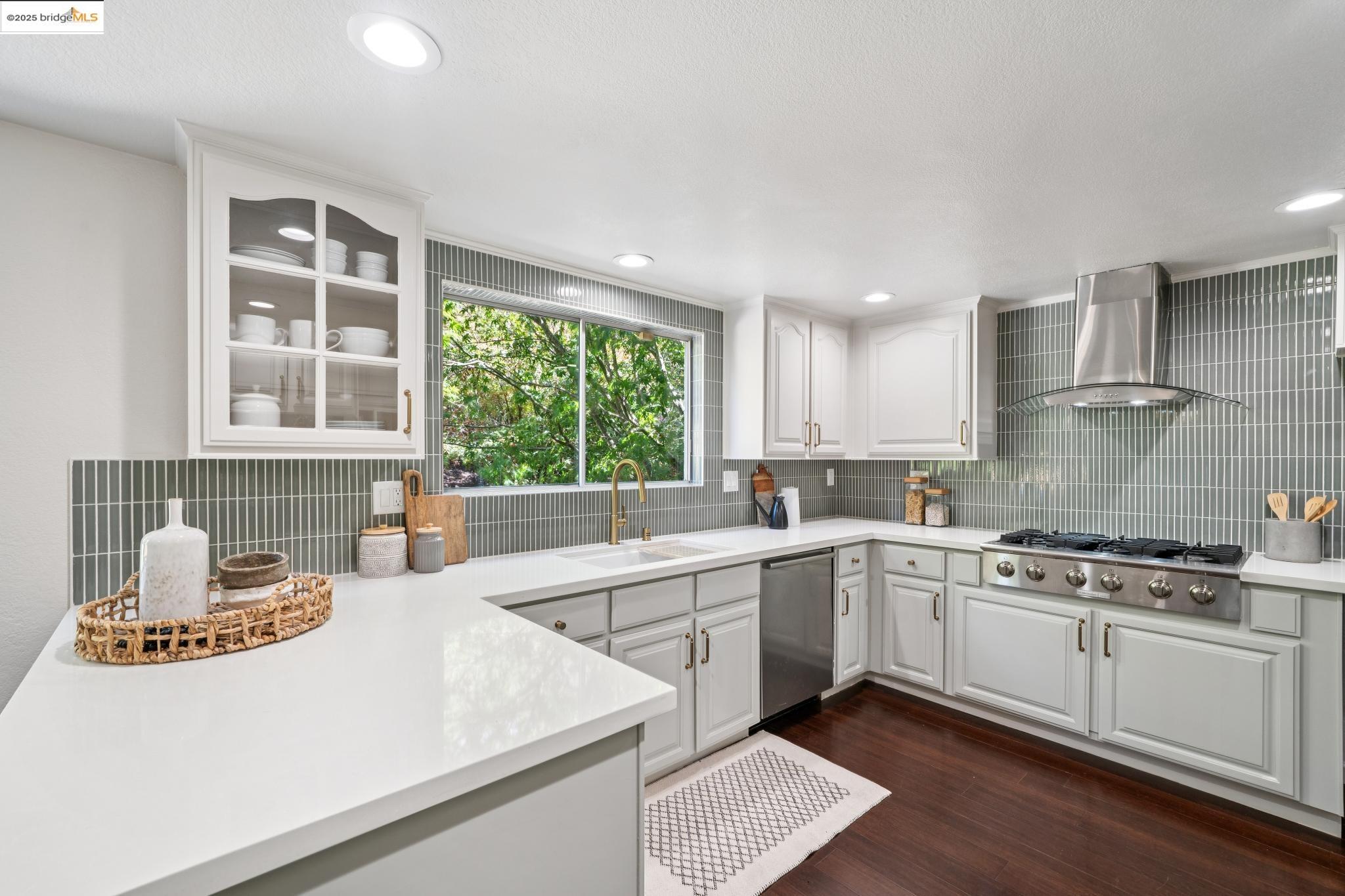 Detail Gallery Image 10 of 41 For 579 Grimsby Ln, Danville,  CA 94506 - 4 Beds | 3 Baths