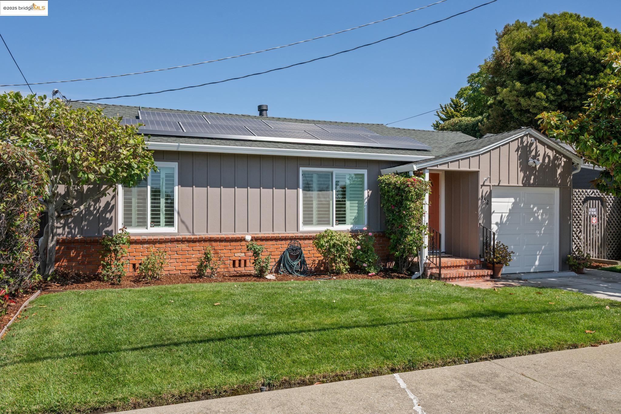 Detail Gallery Image 2 of 57 For 952 Amador St, Richmond,  CA 94805 - 2 Beds | 1 Baths