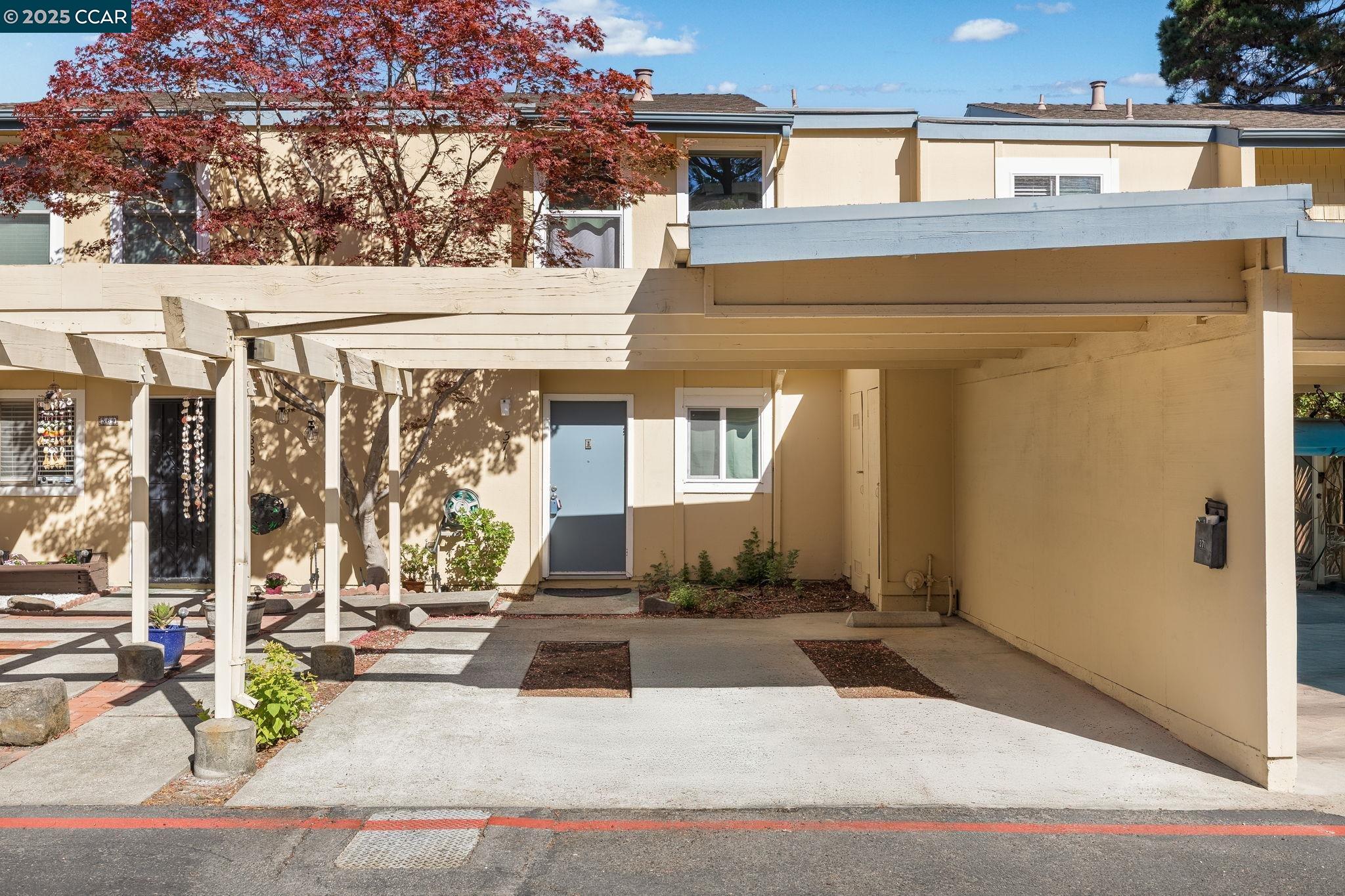 Detail Gallery Image 2 of 23 For 371 Joan Vista Street, El Sobrante,  CA 94803-1913 - 3 Beds | 2/1 Baths