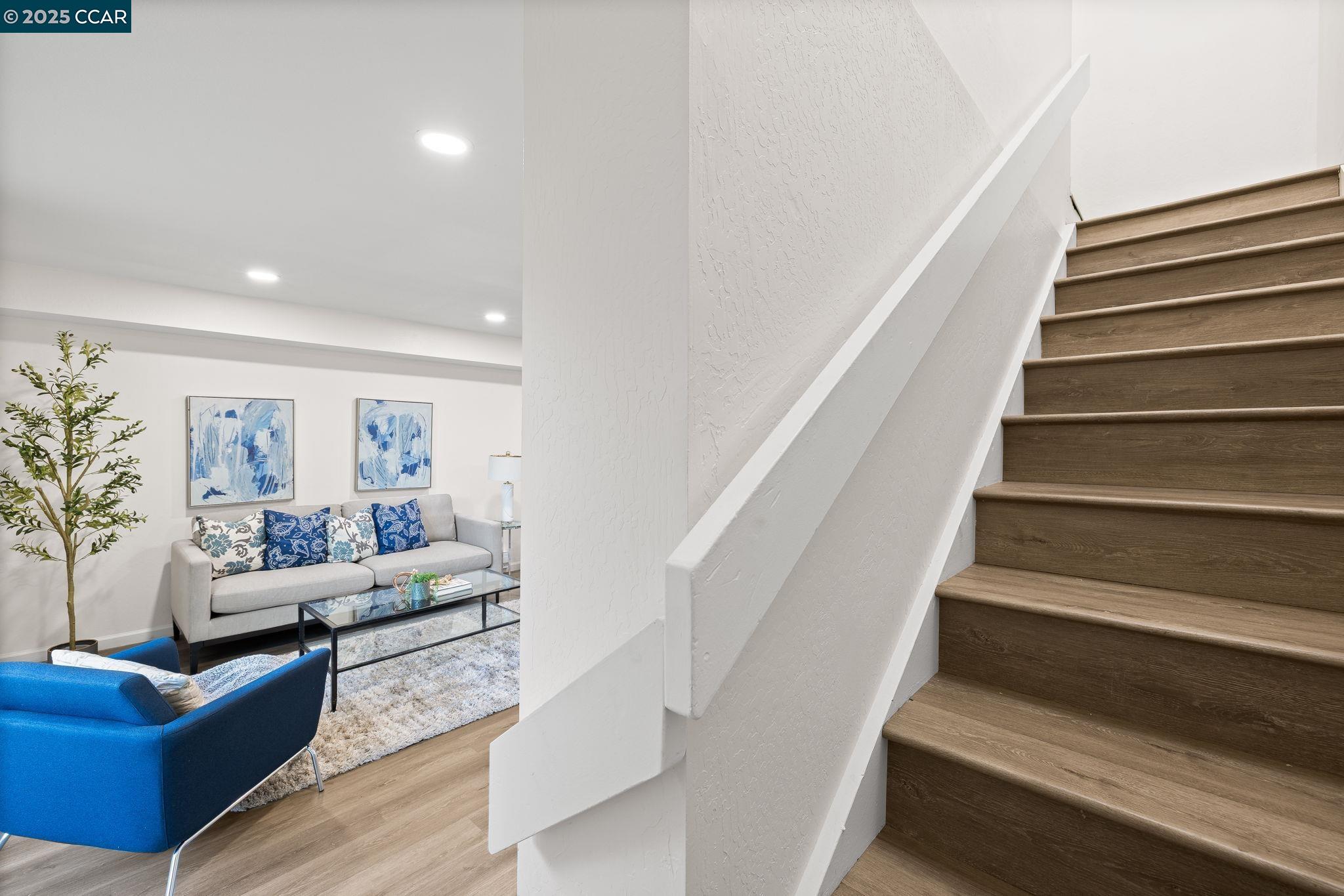 Detail Gallery Image 16 of 23 For 371 Joan Vista Street, El Sobrante,  CA 94803-1913 - 3 Beds | 2/1 Baths