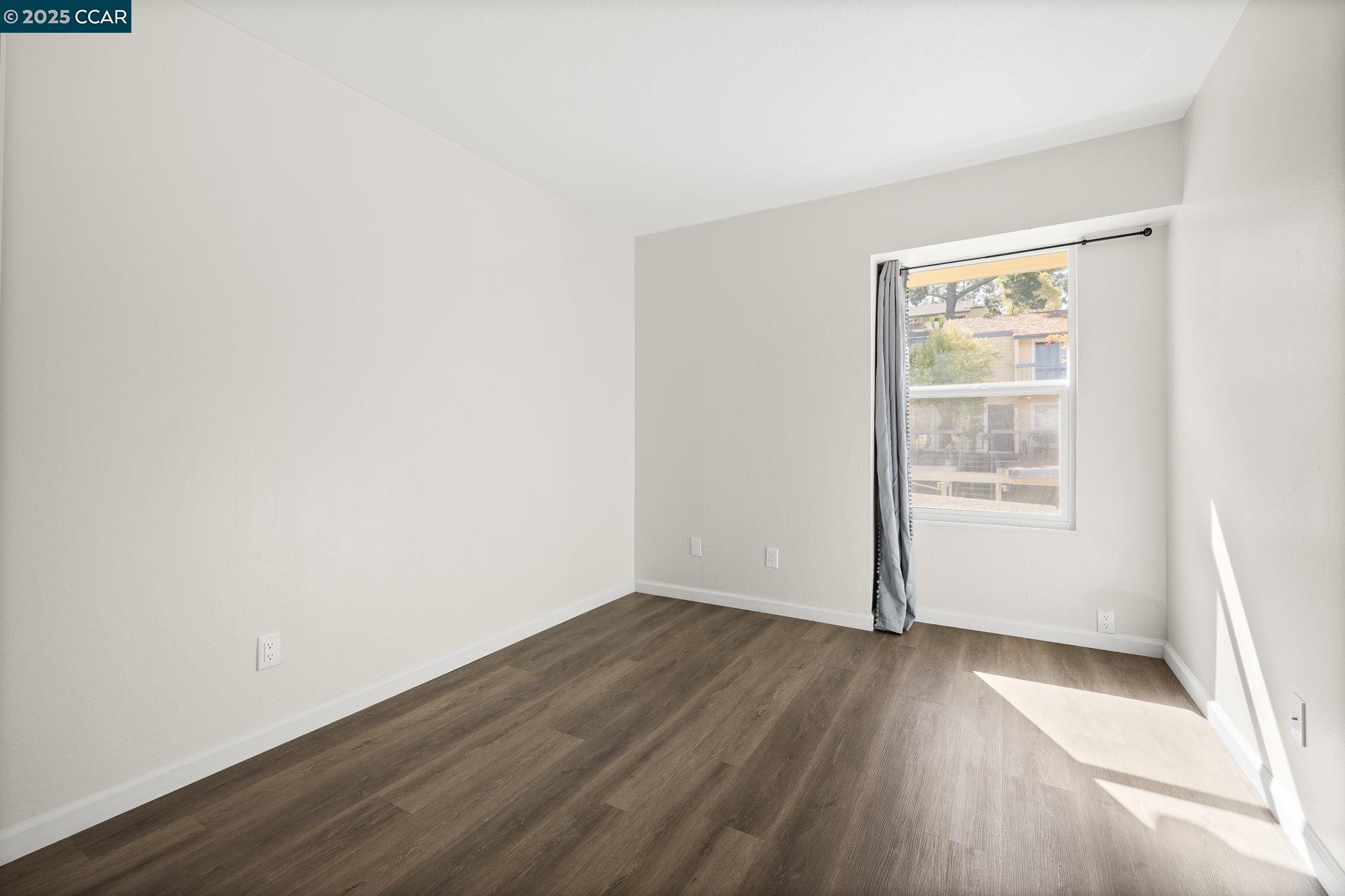 Detail Gallery Image 20 of 23 For 371 Joan Vista Street, El Sobrante,  CA 94803-1913 - 3 Beds | 2/1 Baths