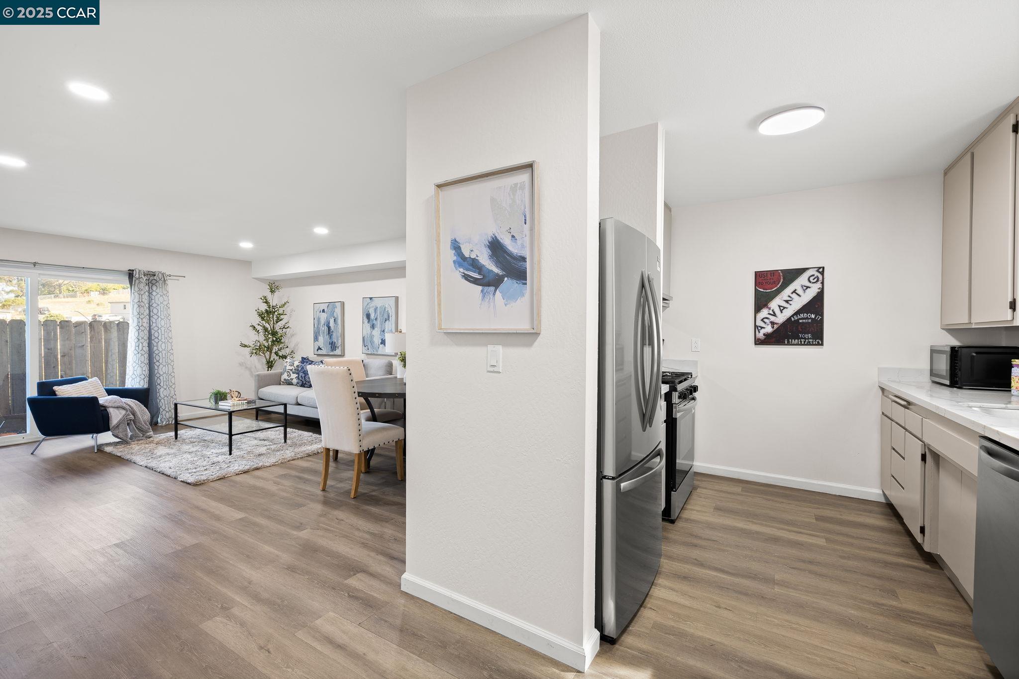 Detail Gallery Image 6 of 23 For 371 Joan Vista Street, El Sobrante,  CA 94803-1913 - 3 Beds | 2/1 Baths