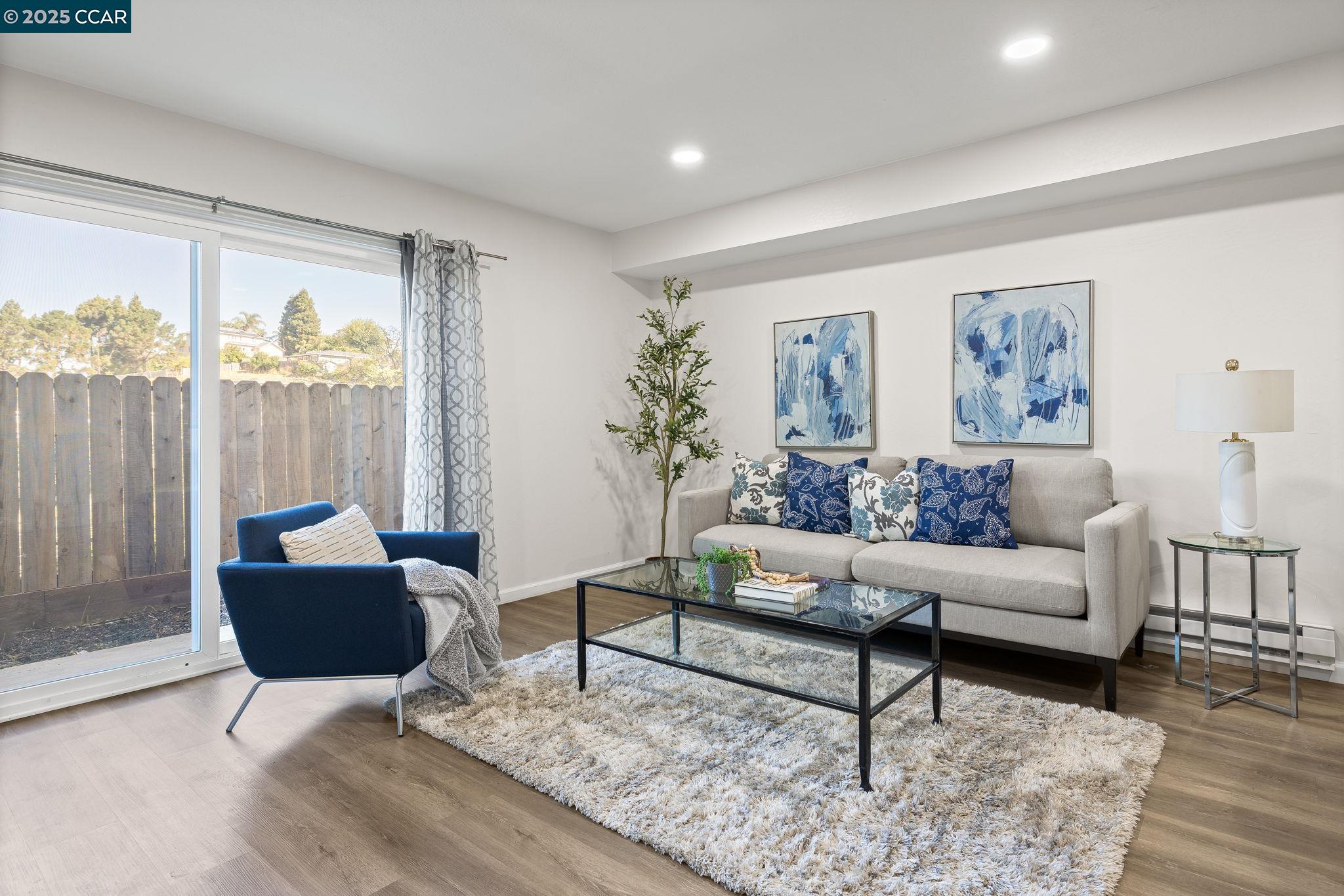 Detail Gallery Image 8 of 23 For 371 Joan Vista Street, El Sobrante,  CA 94803-1913 - 3 Beds | 2/1 Baths