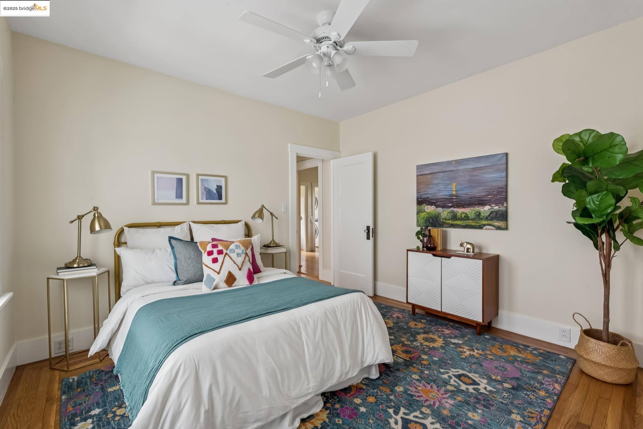 Detail Gallery Image 16 of 28 For 419 43rd St., Oakland,  CA 94609 - 2 Beds | 1 Baths