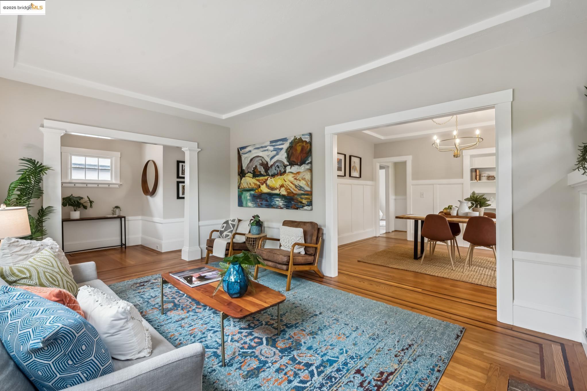 Detail Gallery Image 7 of 28 For 419 43rd St., Oakland,  CA 94609 - 2 Beds | 1 Baths