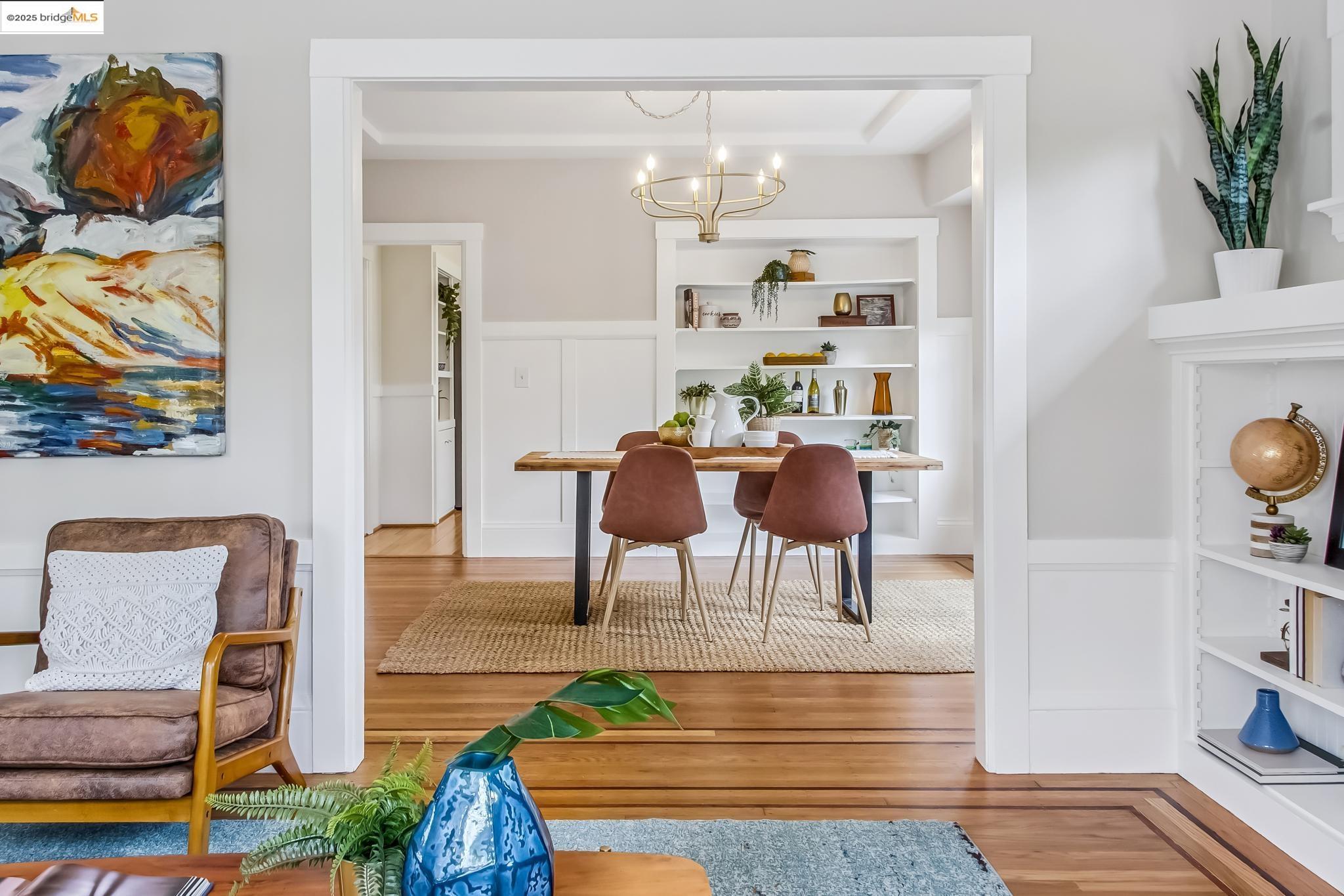 Detail Gallery Image 8 of 28 For 419 43rd St., Oakland,  CA 94609 - 2 Beds | 1 Baths