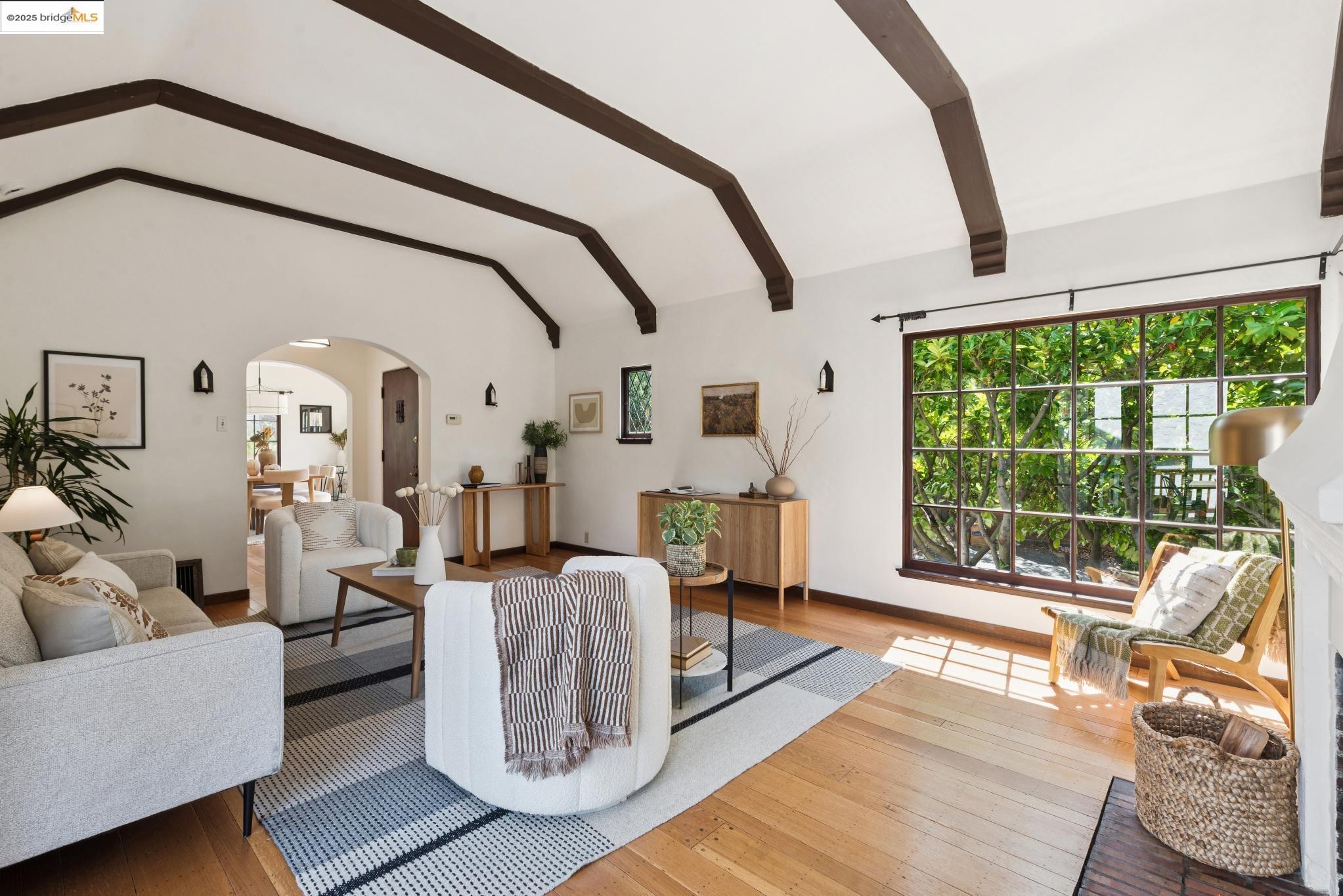 Detail Gallery Image 18 of 60 For 566 the Alameda, Berkeley,  CA 94707 - 4 Beds | 2 Baths