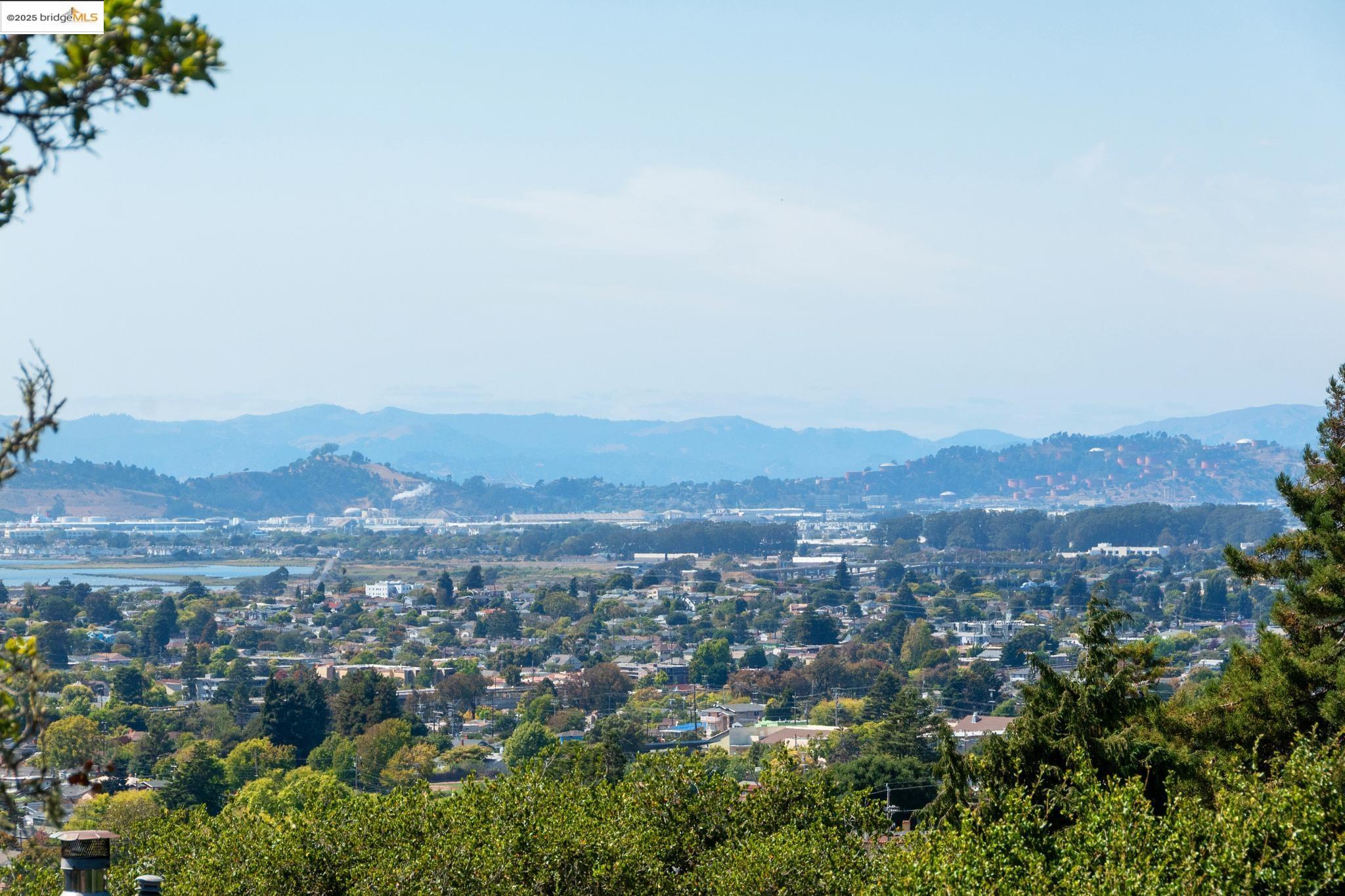 Detail Gallery Image 42 of 60 For 566 the Alameda, Berkeley,  CA 94707 - 4 Beds | 2 Baths