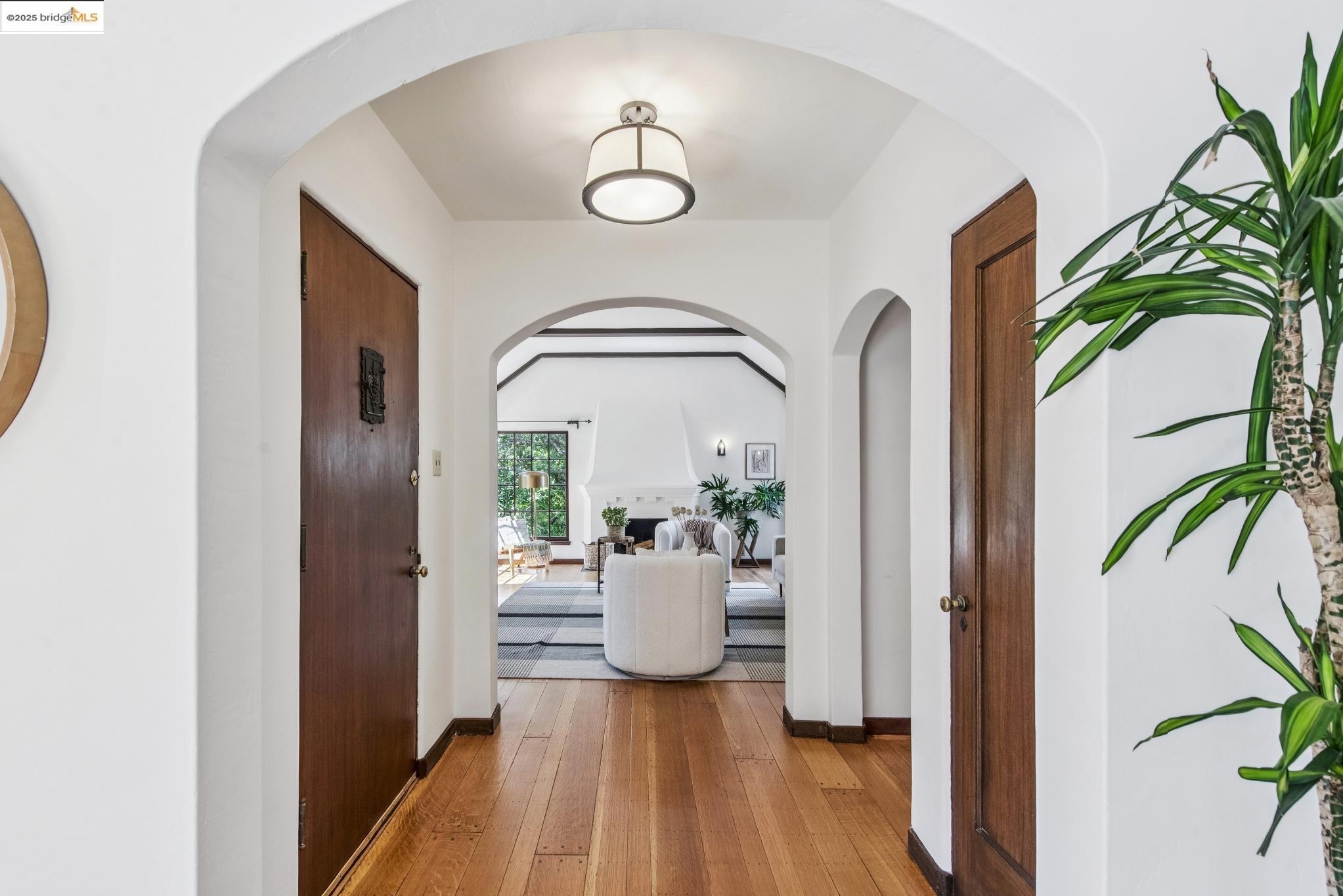 Detail Gallery Image 7 of 60 For 566 the Alameda, Berkeley,  CA 94707 - 4 Beds | 2 Baths