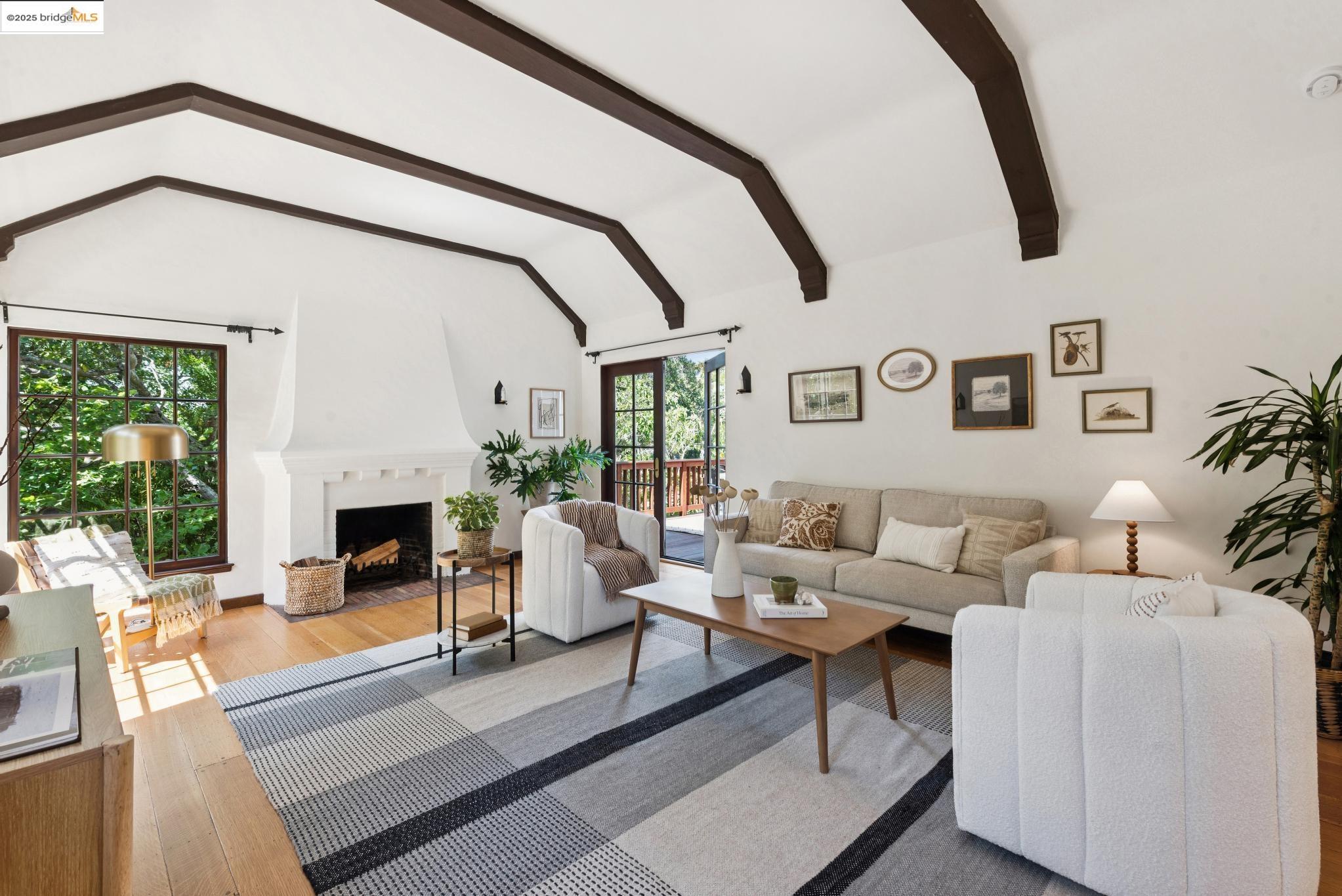 Detail Gallery Image 10 of 60 For 566 the Alameda, Berkeley,  CA 94707 - 4 Beds | 2 Baths