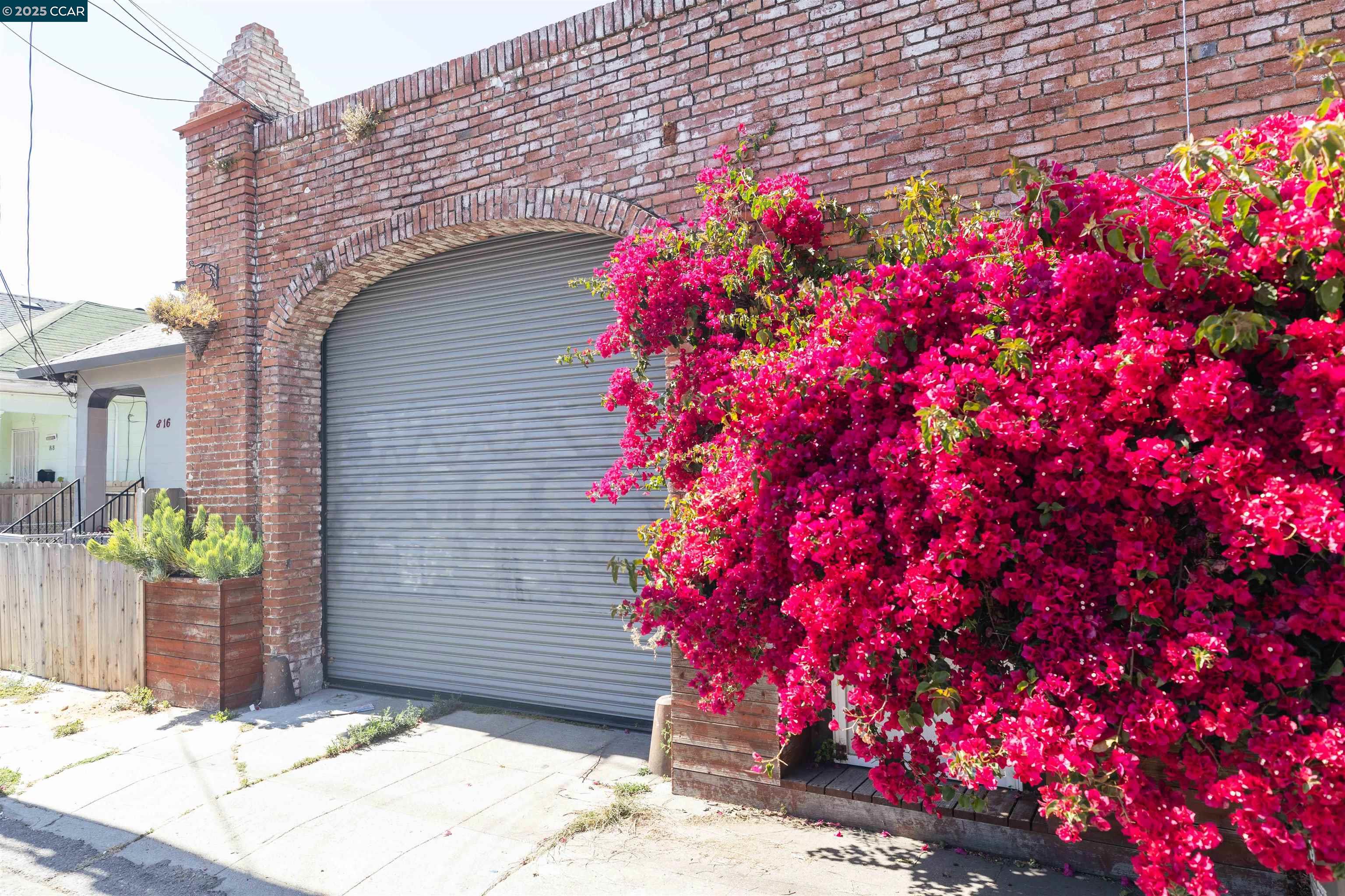 Detail Gallery Image 4 of 18 For 2521 San Pablo Ave, Oakland,  CA 94612 - – Beds | – Baths