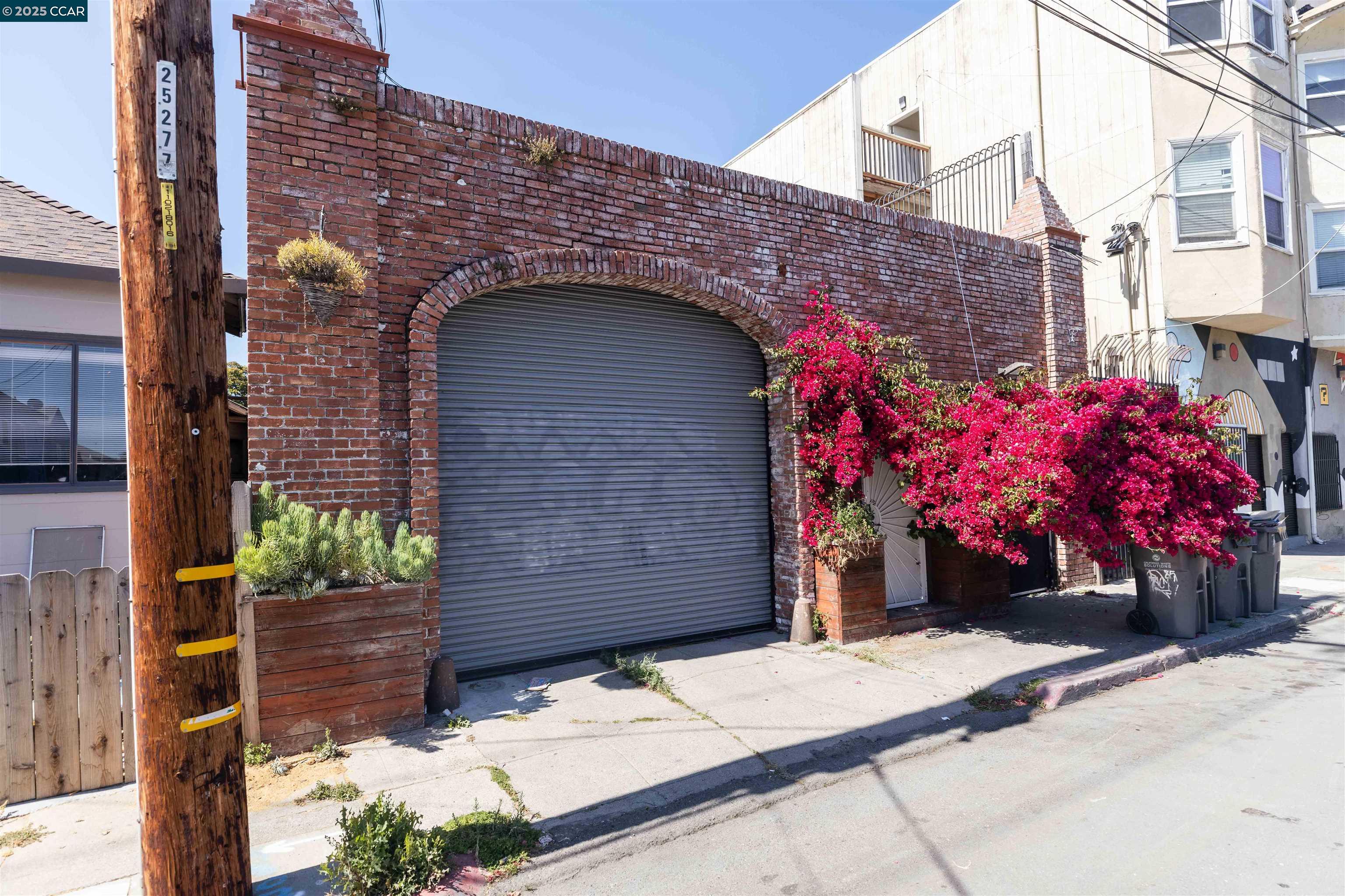 Detail Gallery Image 5 of 18 For 2521 San Pablo Ave, Oakland,  CA 94612 - – Beds | – Baths