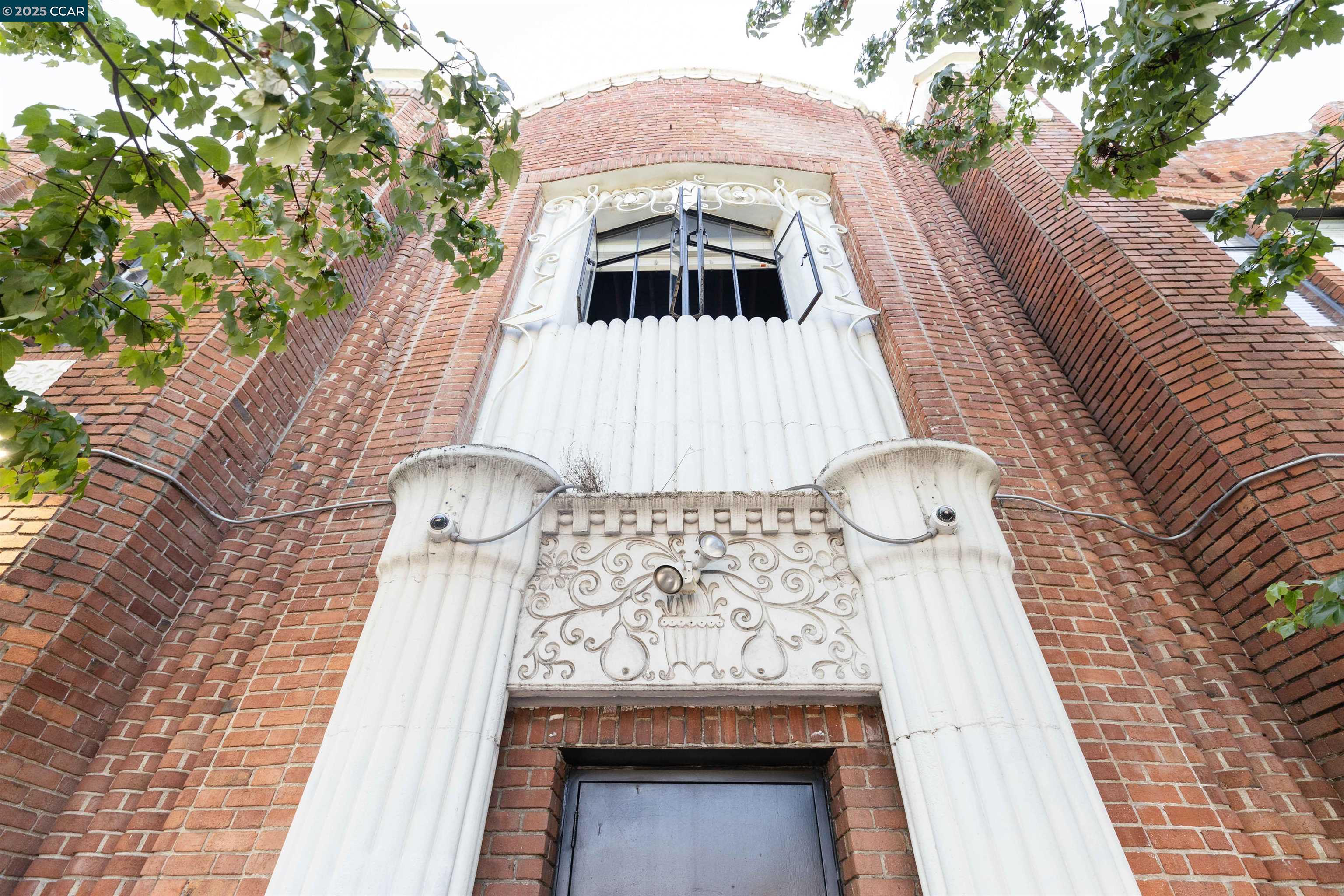Detail Gallery Image 8 of 18 For 2521 San Pablo Ave, Oakland,  CA 94612 - – Beds | – Baths
