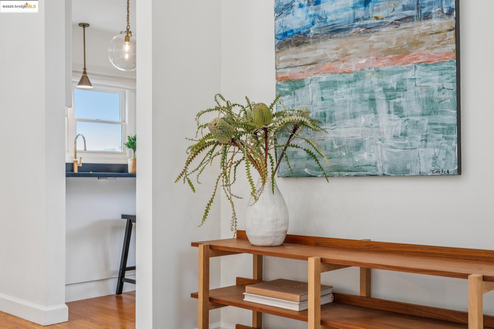 Detail Gallery Image 13 of 60 For 4926 Desmond St, Oakland,  CA 94618 - 2 Beds | 1/1 Baths
